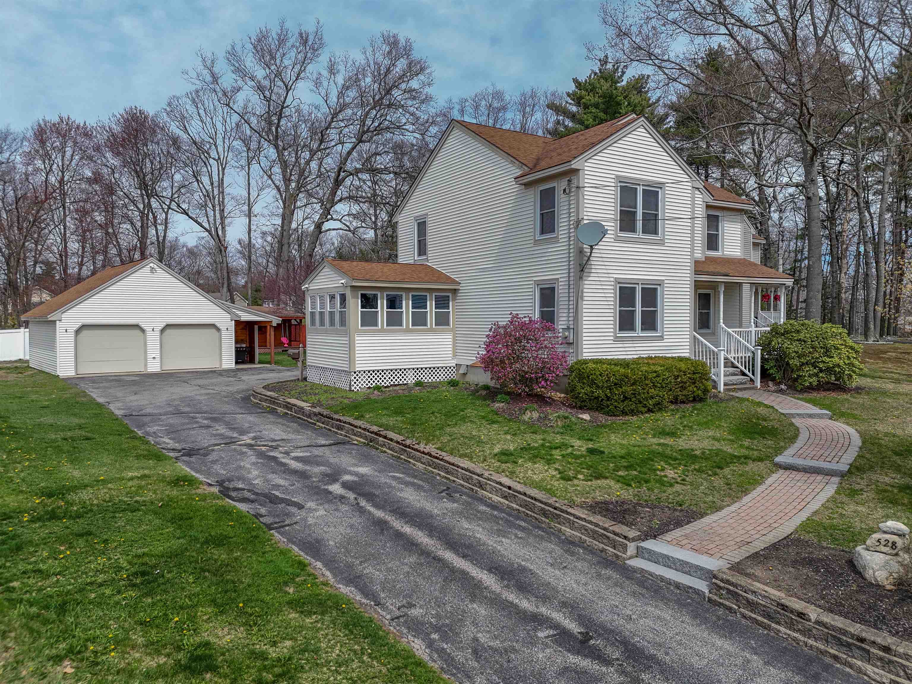 528 Weston Rd, Manchester, NH 03103