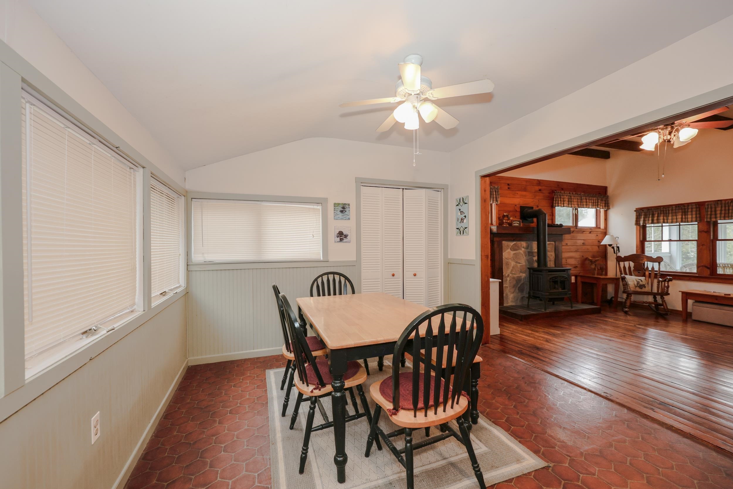 44 W Huntress Pond Rd, Barnstead, NH 03225