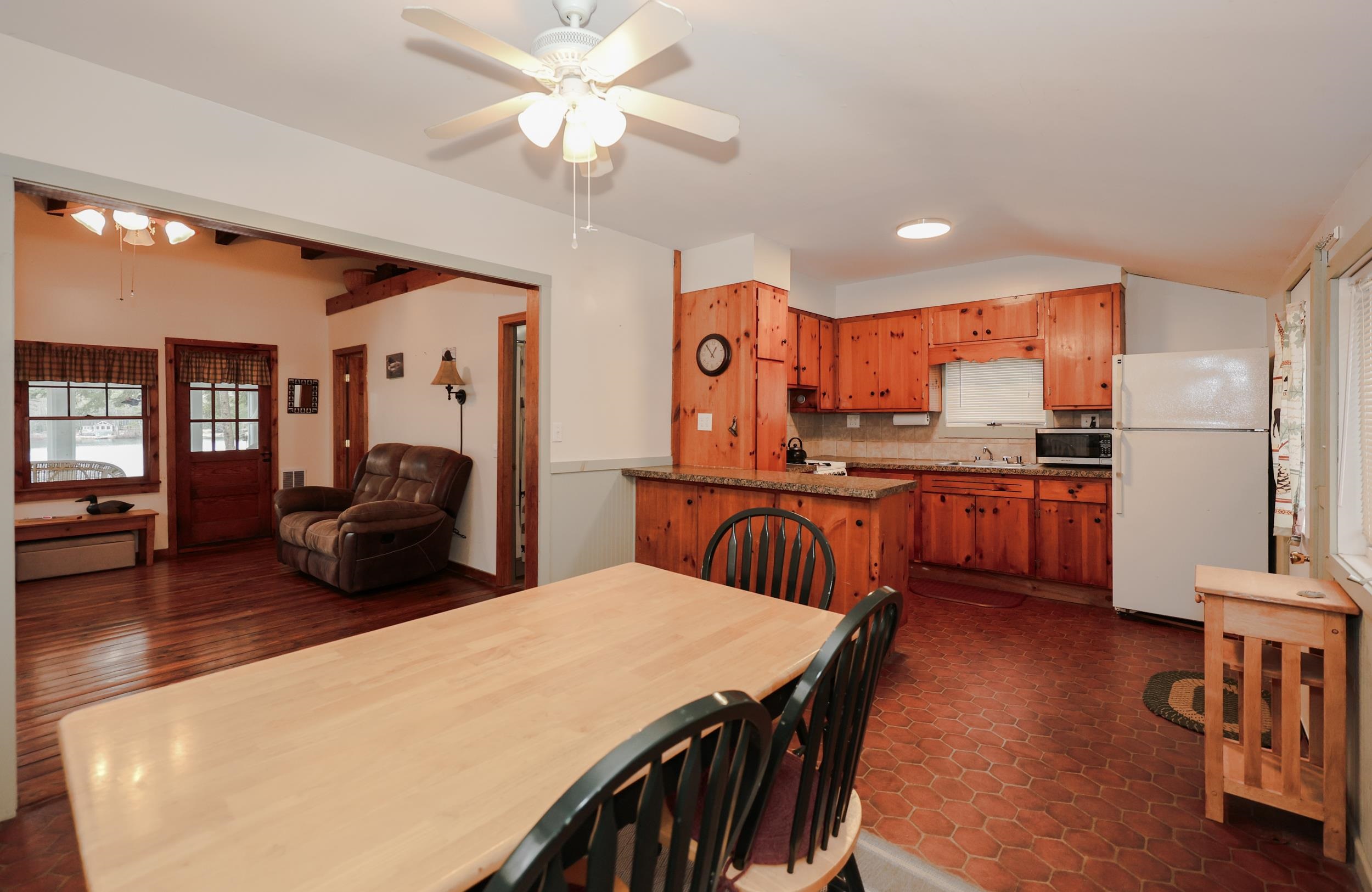 44 W Huntress Pond Rd, Barnstead, NH 03225