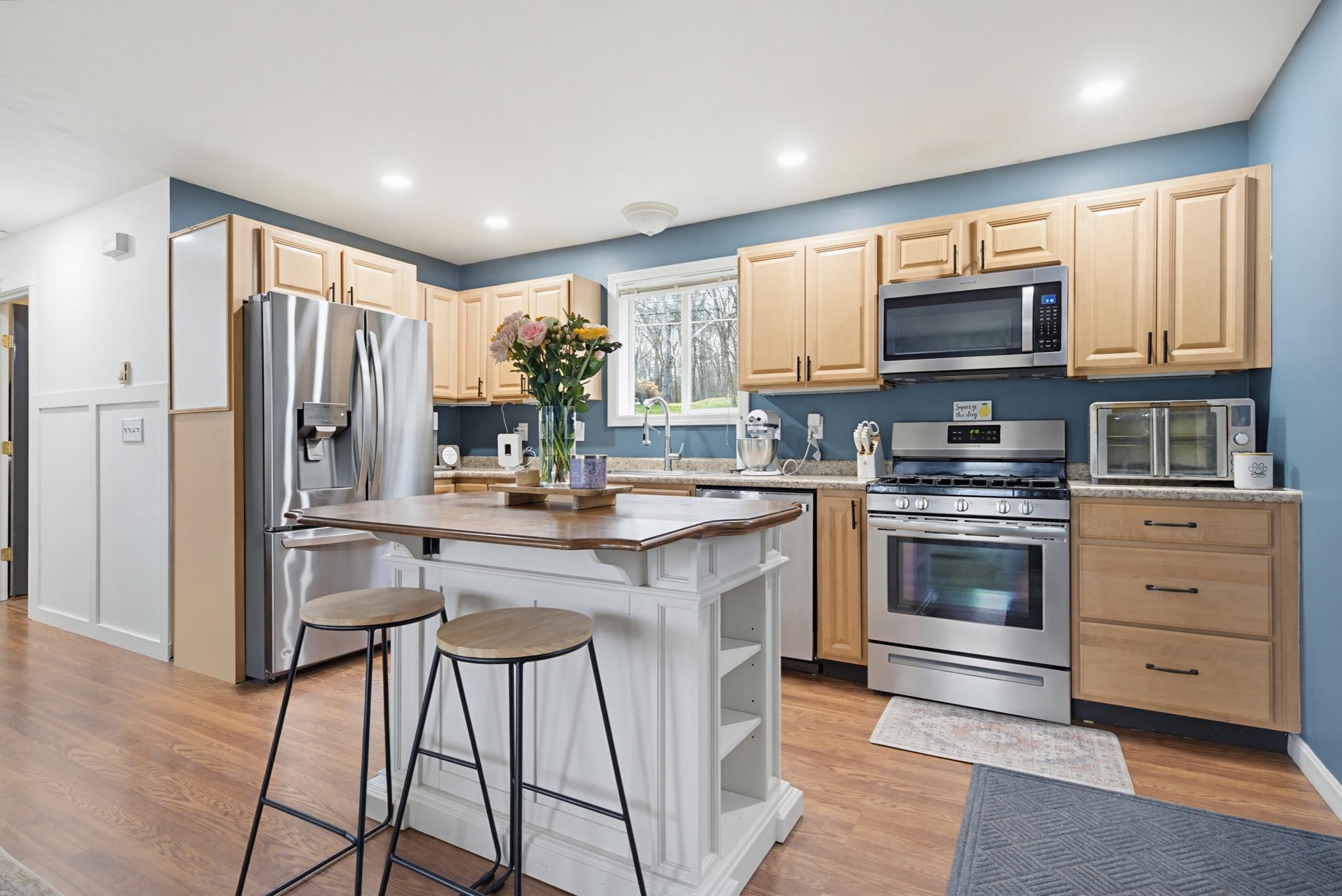 250 Concord Rd, Northfield, NH 03276