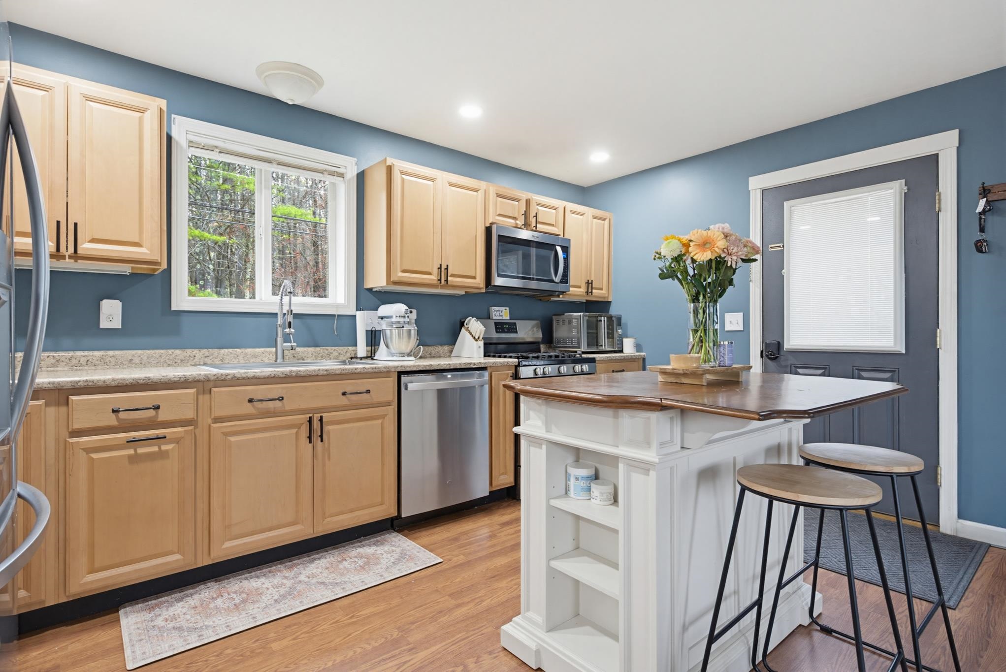 250 Concord Rd, Northfield, NH 03276