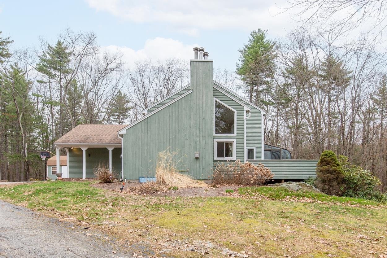 37 Standish Way, Amherst, NH 03031