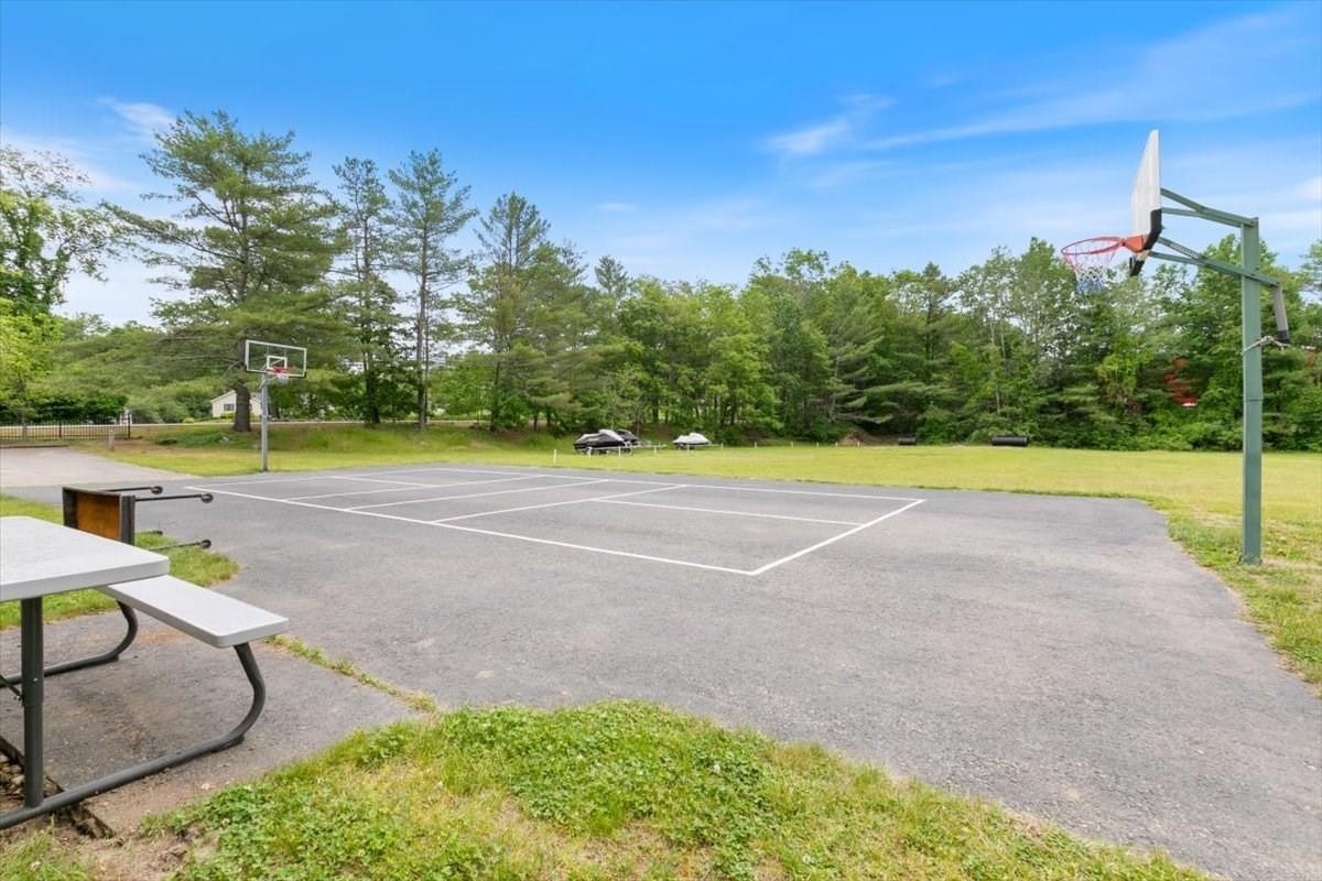 3 5th St, Belmont, NH 03220