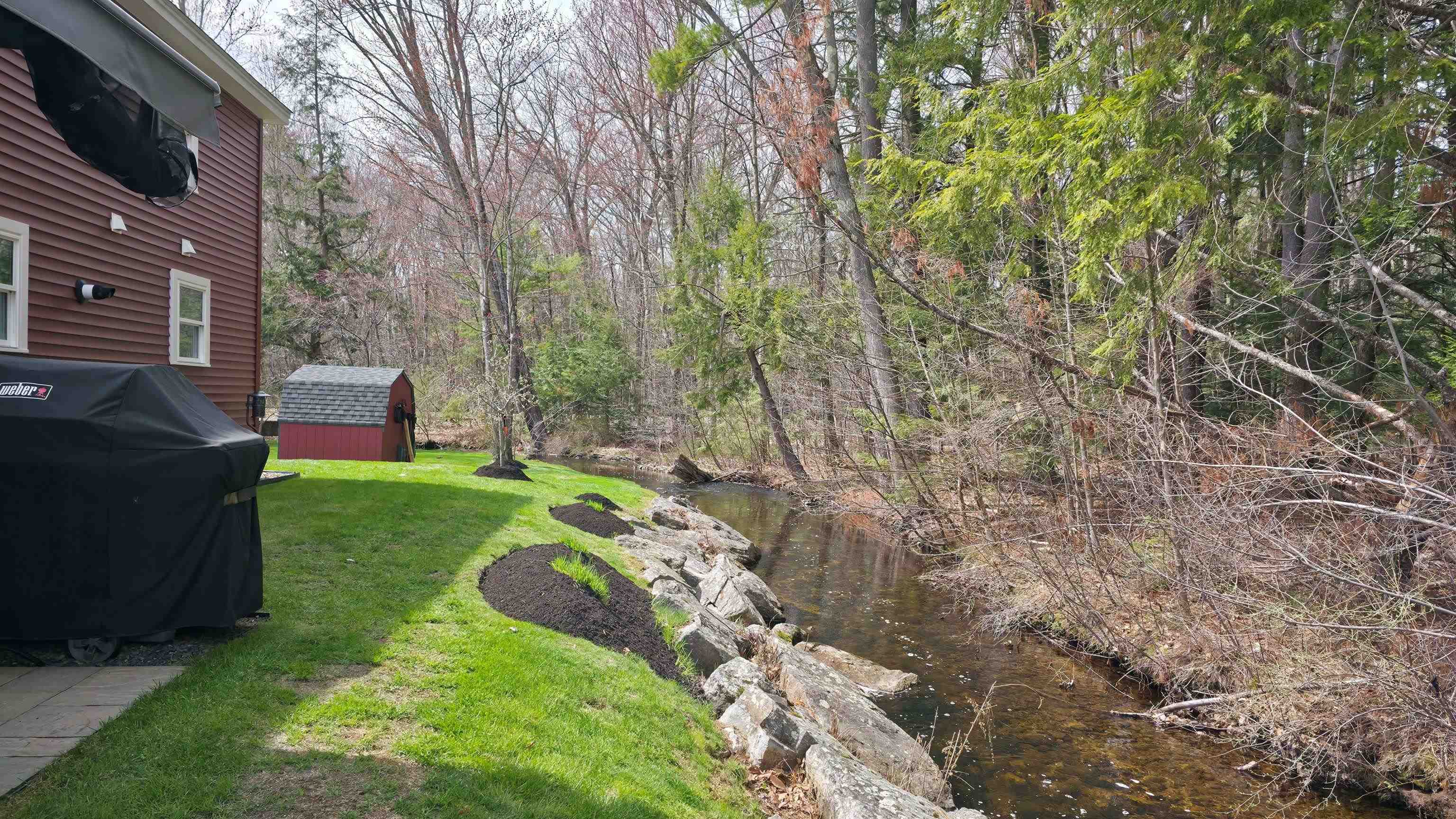 3 5th St, Belmont, NH 03220