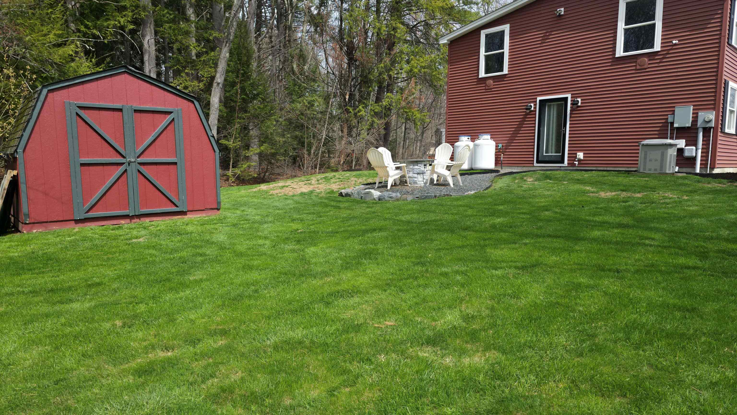 3 5th St, Belmont, NH 03220