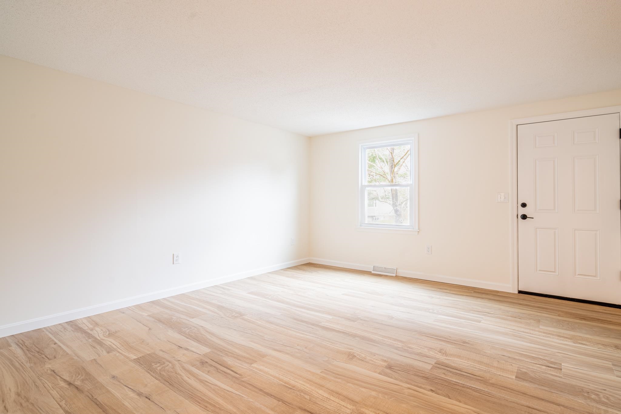 61 Sentry Way, Merrimack, NH 03054