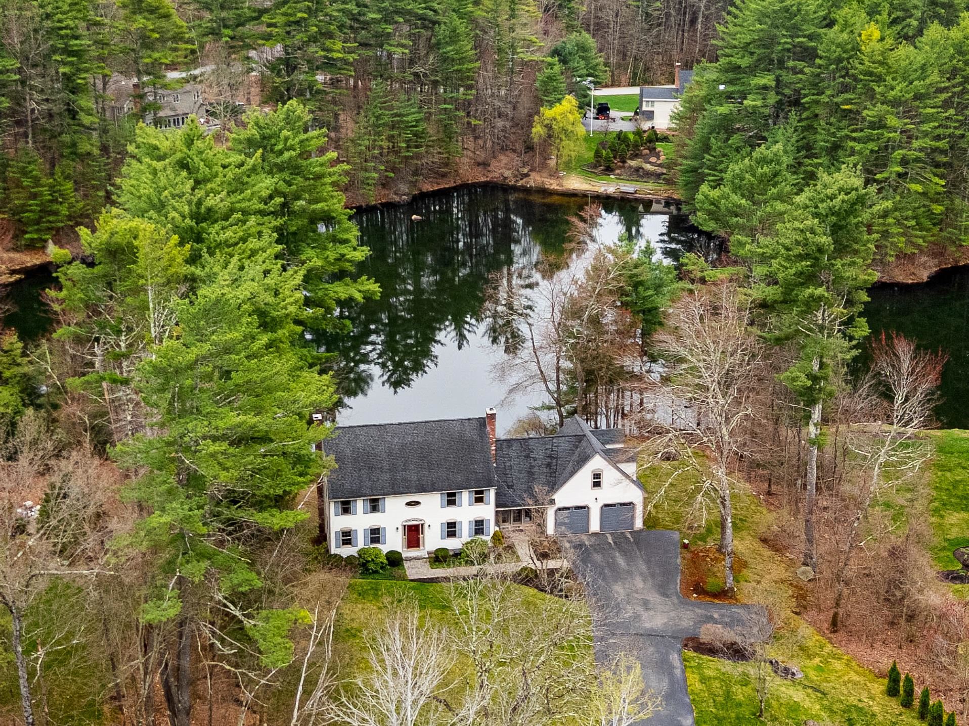 12 Magazine St, Bedford, NH 03110
