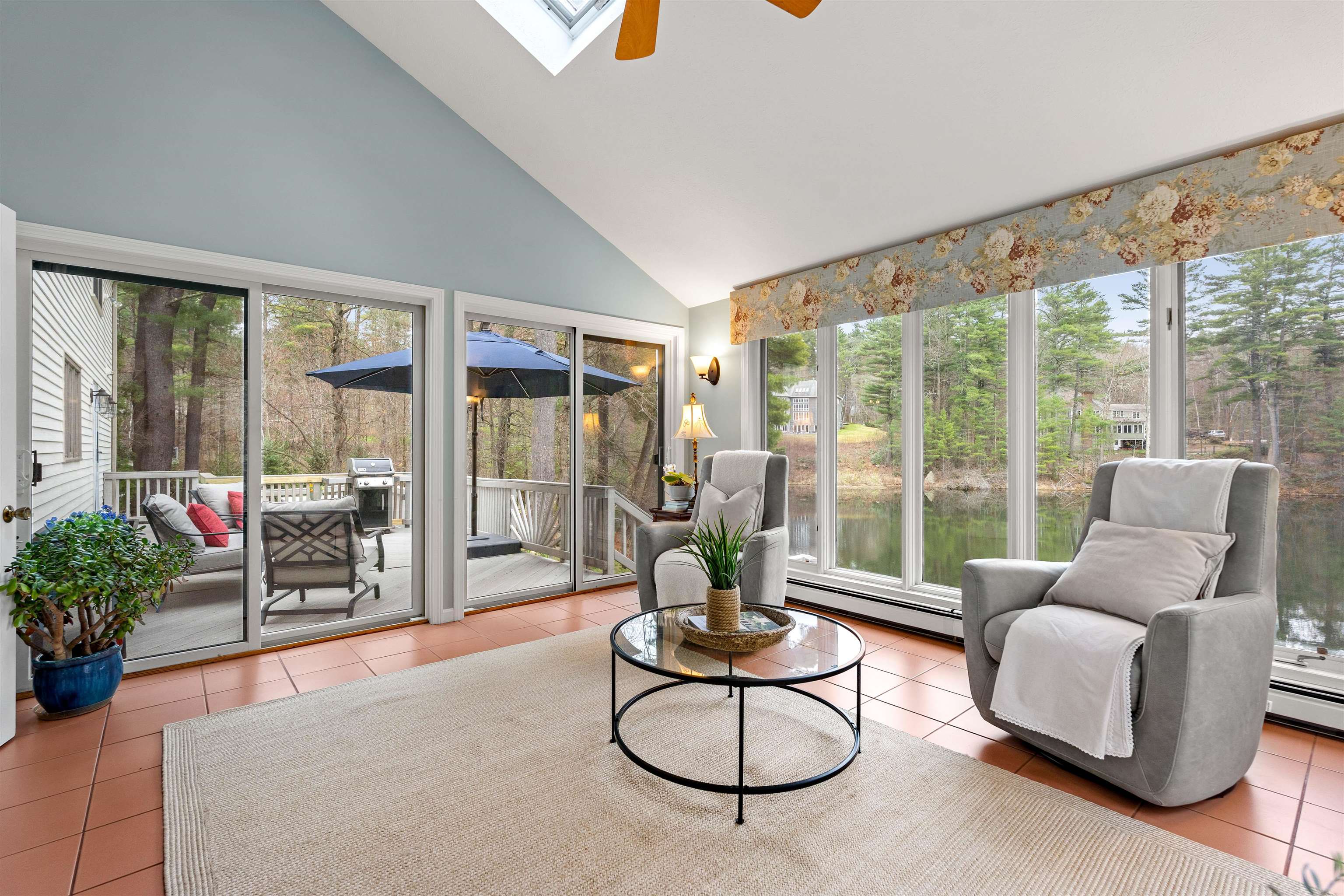 12 Magazine St, Bedford, NH 03110