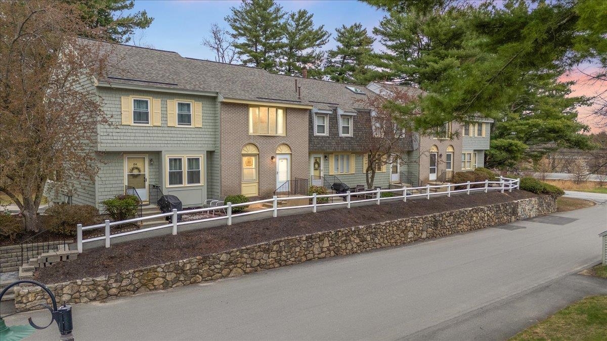 MLS 5085105: 86 Sentry Way, Merrimack NH