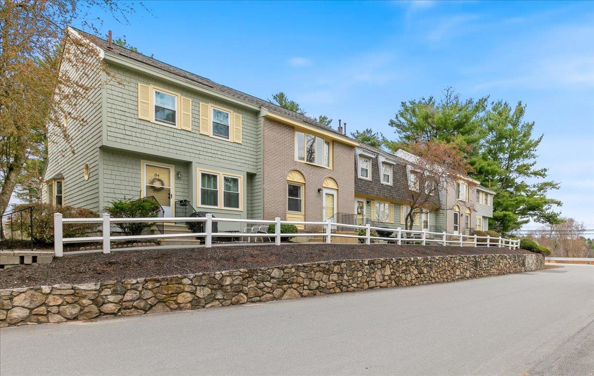 86 Sentry Way, Merrimack, NH 03054