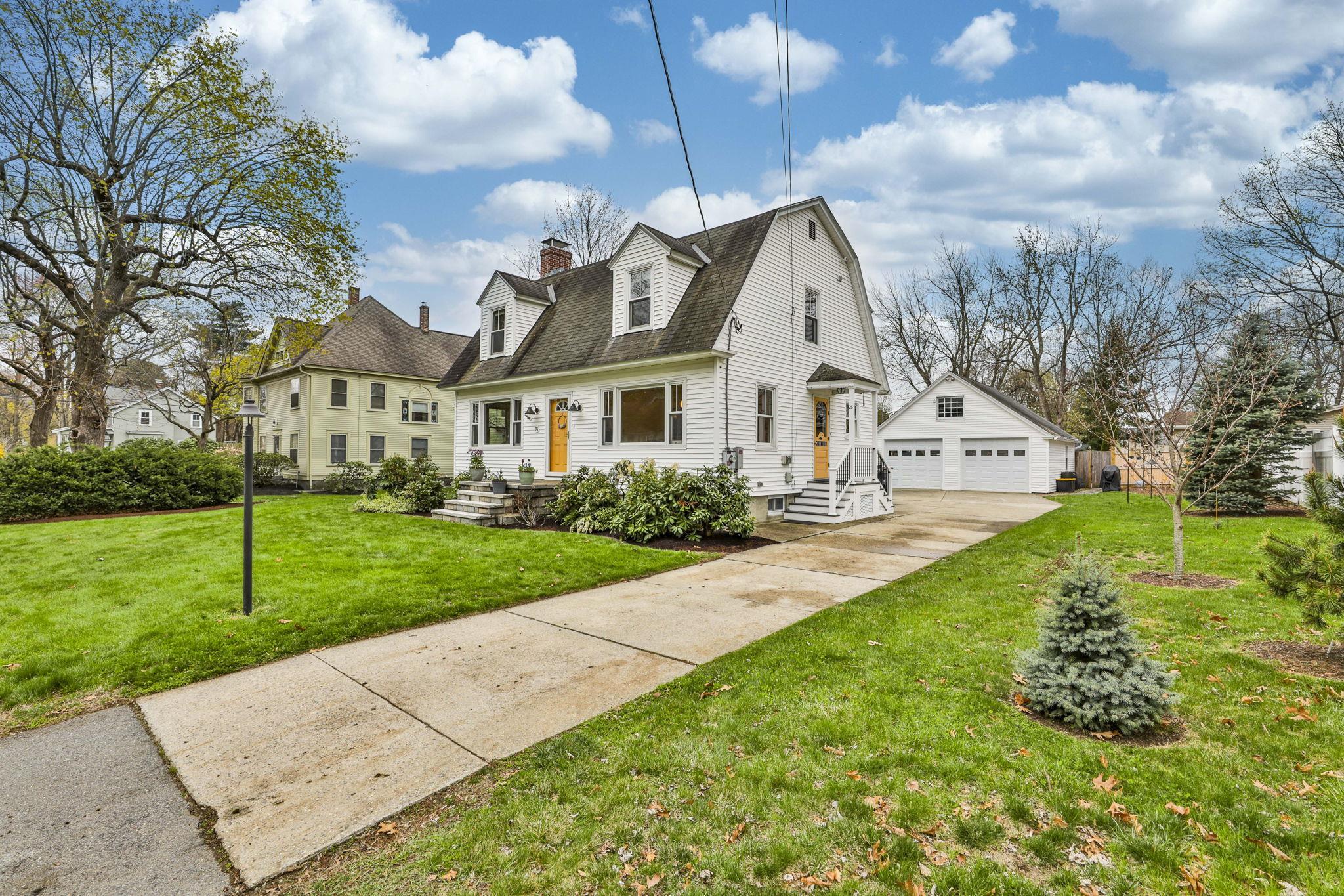 25 Eastman St, Nashua, NH 03060