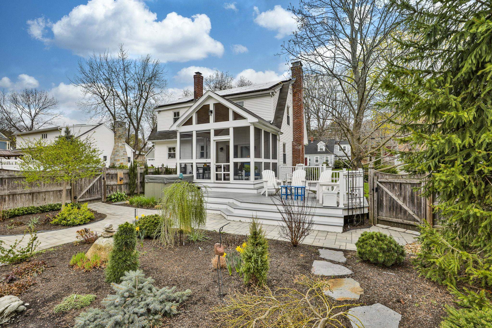 25 Eastman St, Nashua, NH 03060