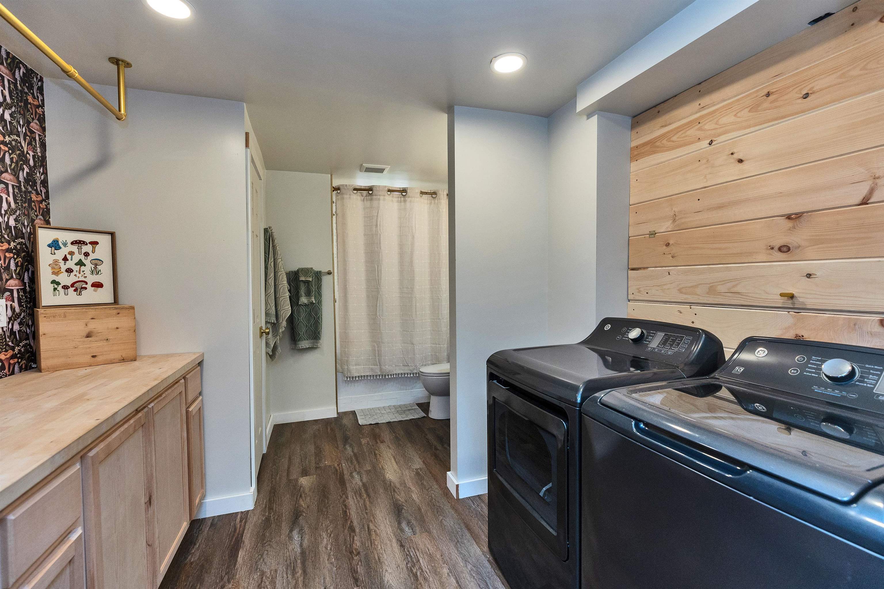 1720b Franklin Pierce Hw, Chesterfield, NH 03462