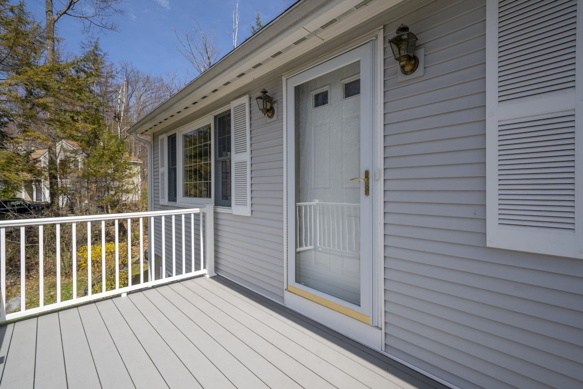 121 Chestnut Drive — photo 3