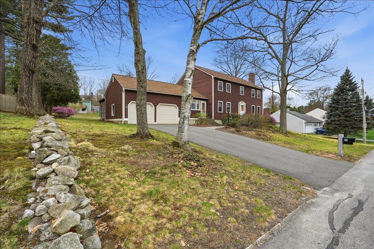 Nashua NH&nbsp;Home for sale $$725,000 $210 per sq.ft.