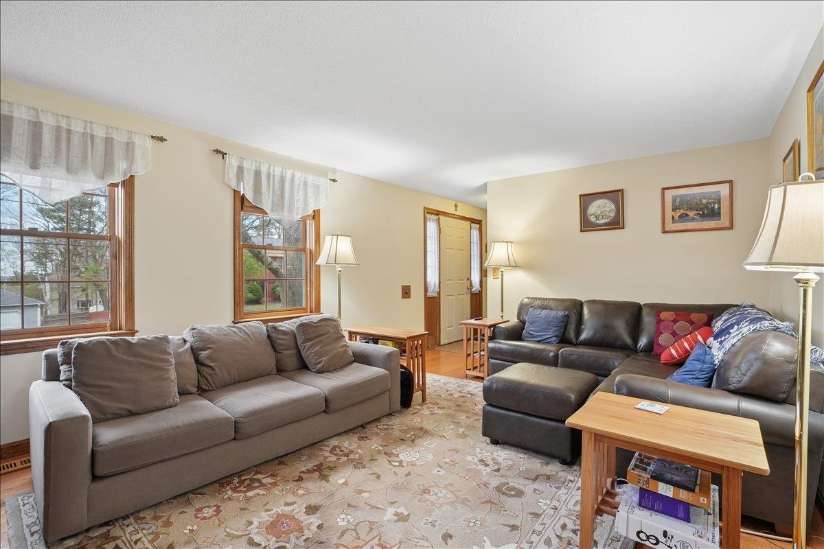 57 Timberline Dr, Nashua, NH 03062