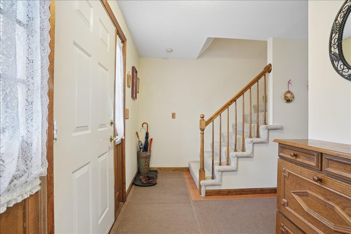 57 Timberline Dr, Nashua, NH 03062