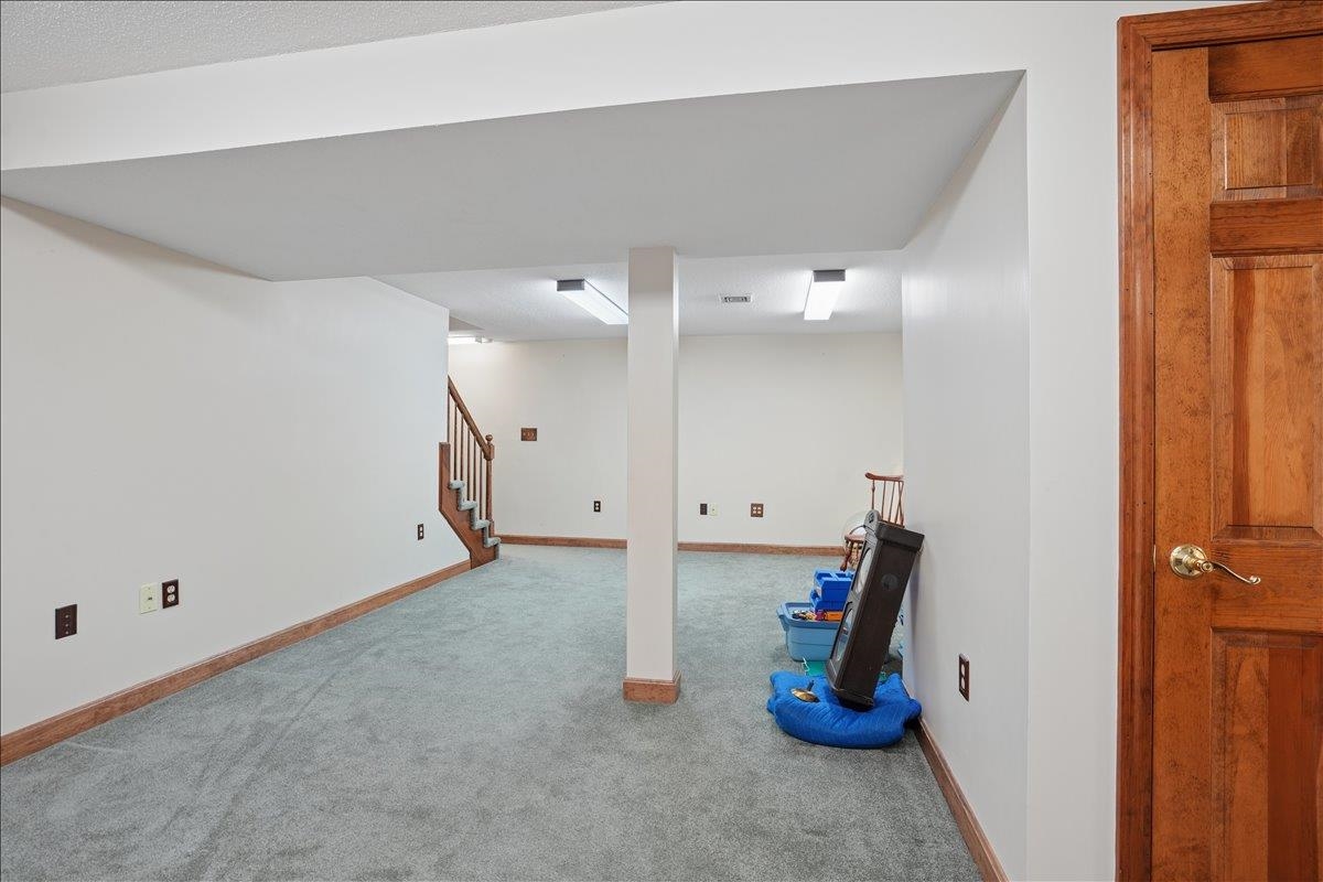 57 Timberline Dr, Nashua, NH 03062