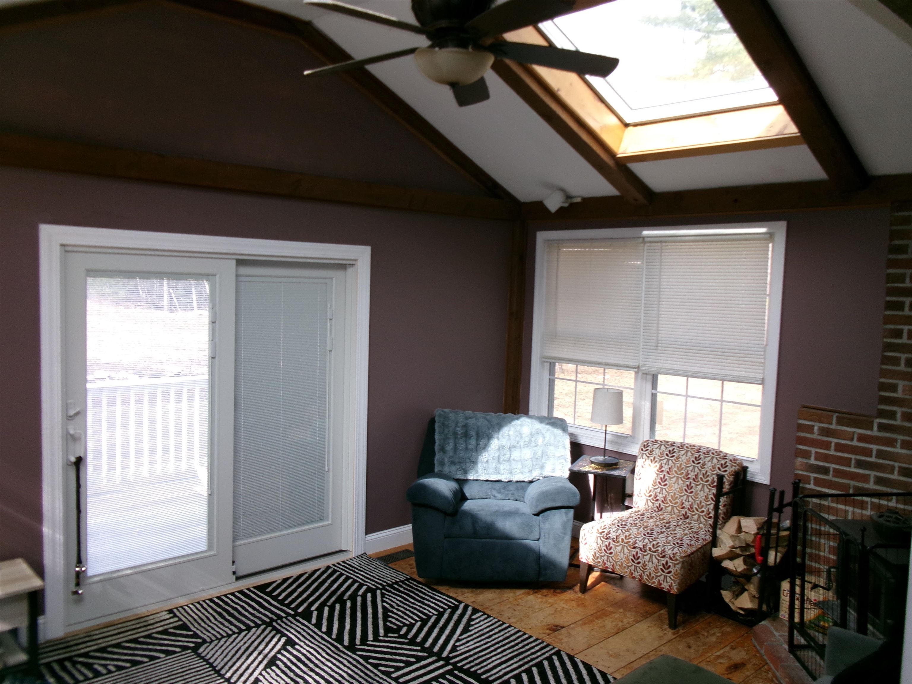 47 King Rd, Chichester, NH 03258