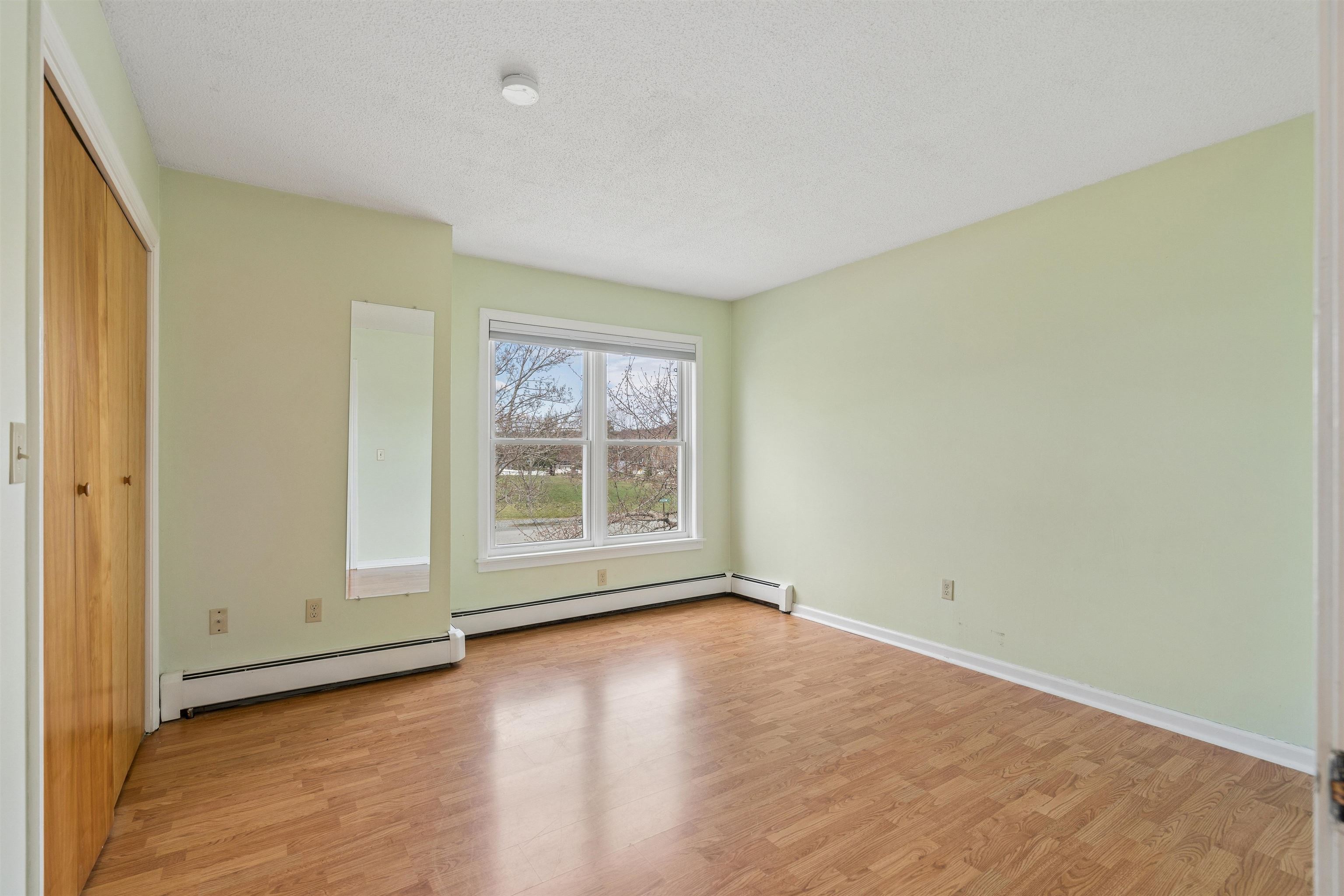 4 Turner Pl, Enfield, NH 03748