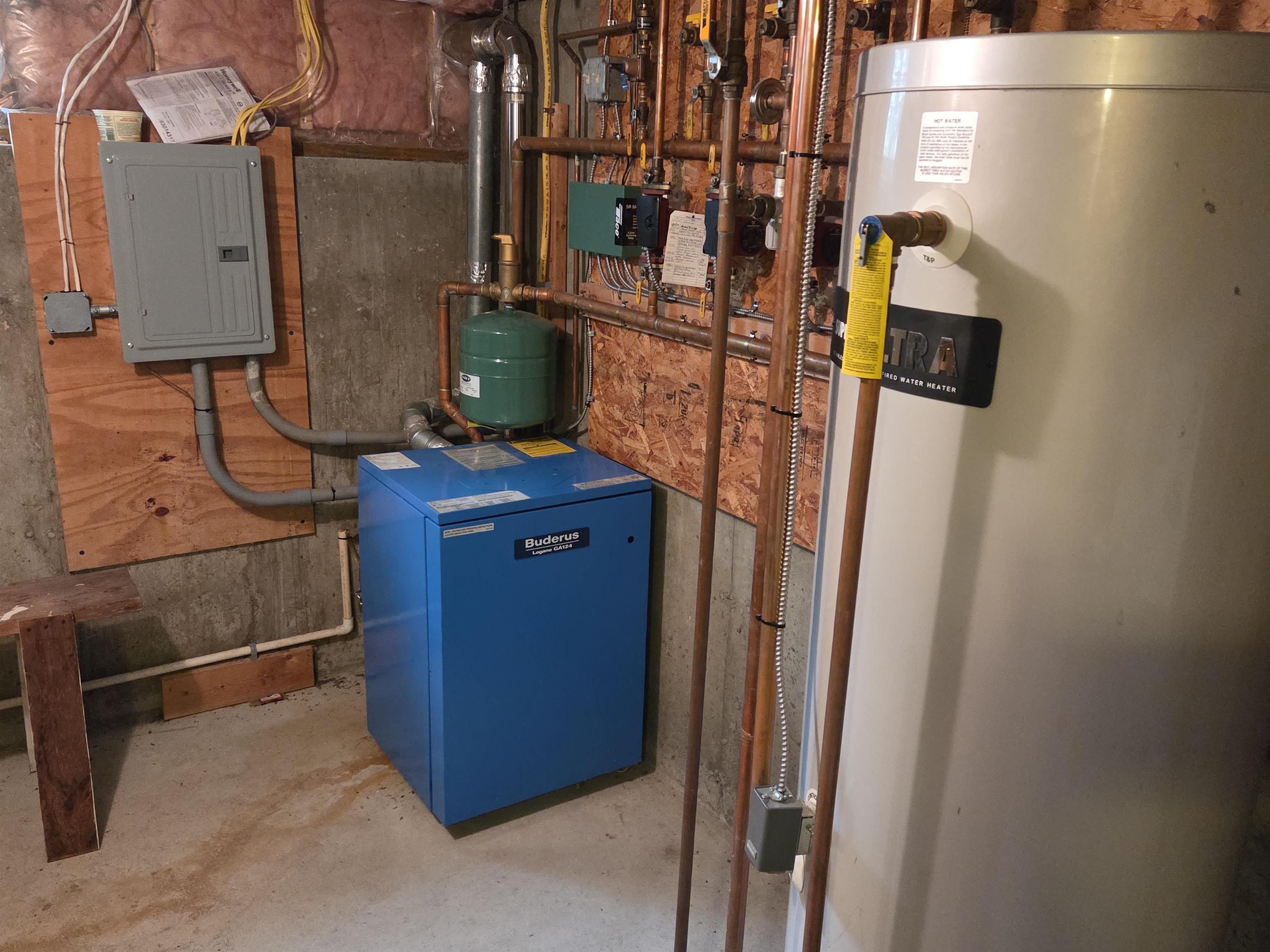 32 Atherton Rd, Enfield, NH 03748