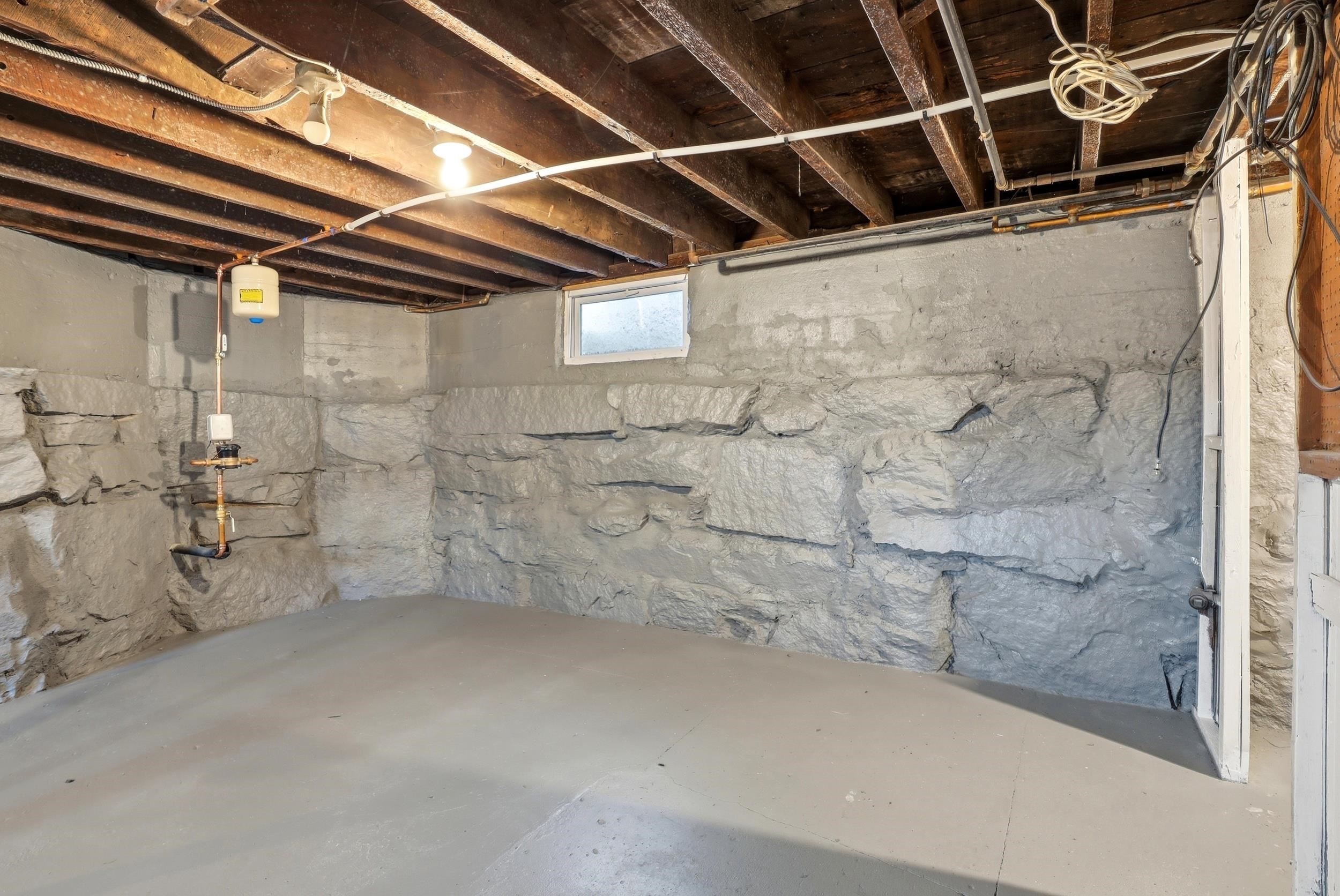 117 Webster St, Manchester, NH 03104