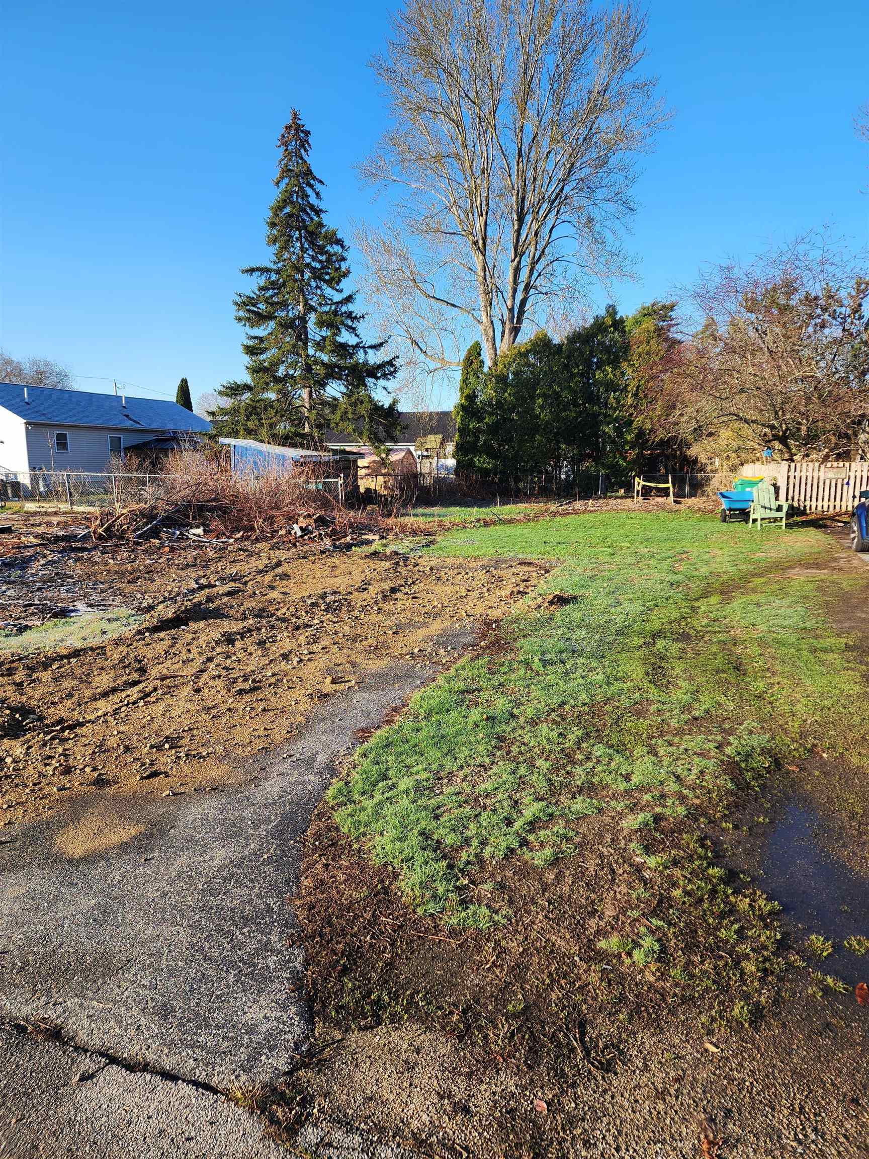 15 Harvard St, Rochester, NH 03867