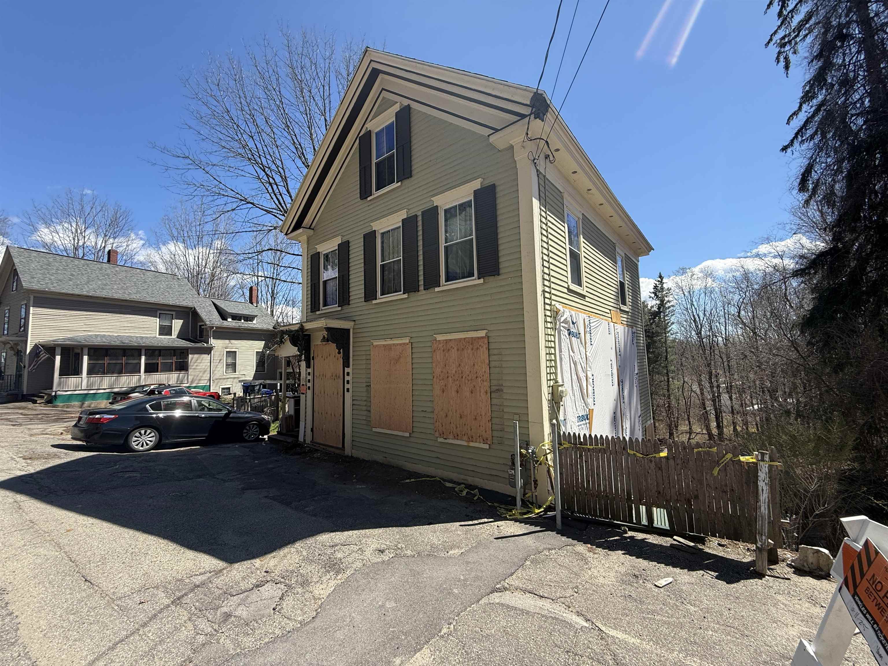 18 W High St, Somersworth, NH 03878