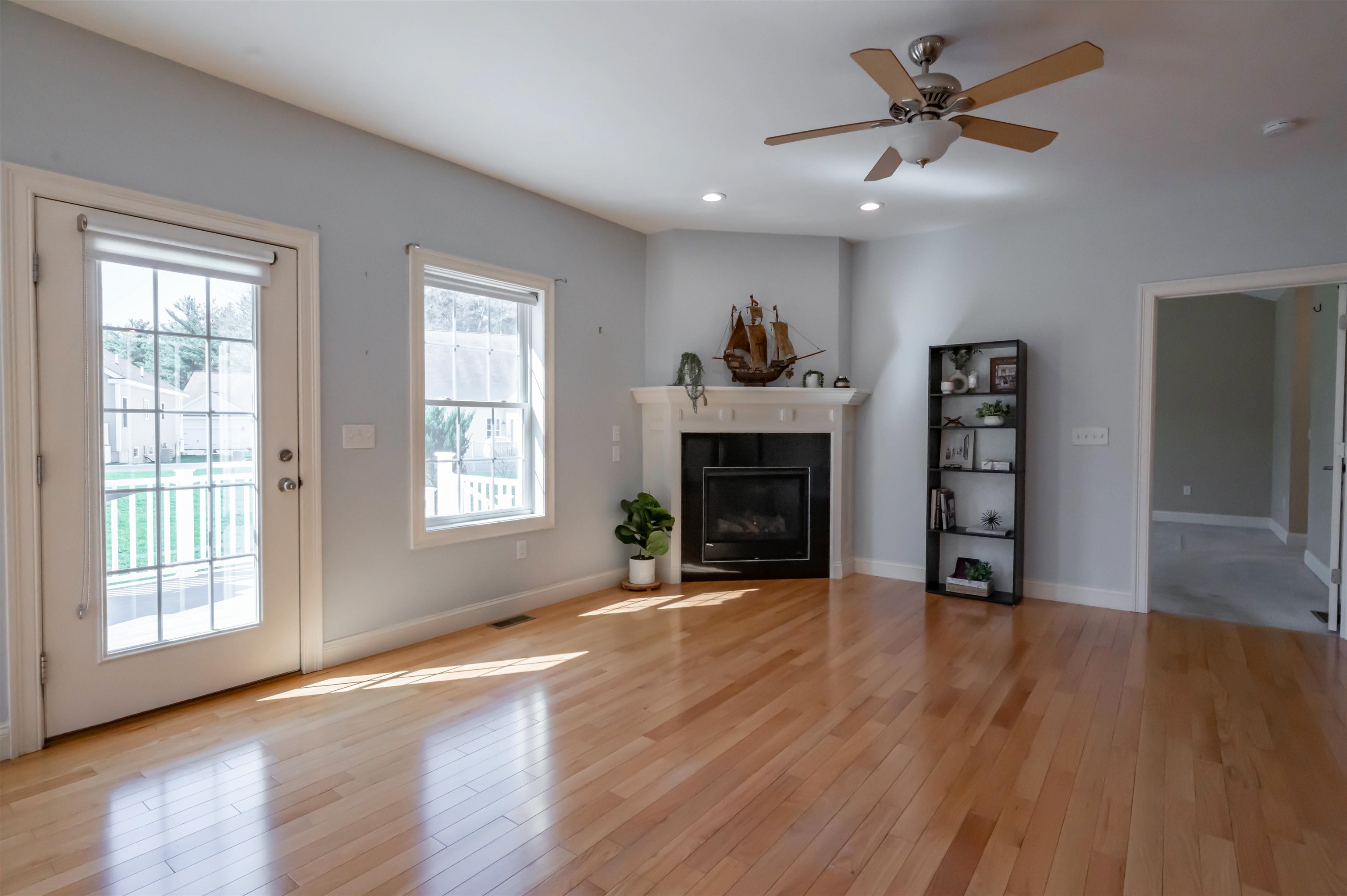 12 Torrey Pines Cir, Plaistow, NH 03865