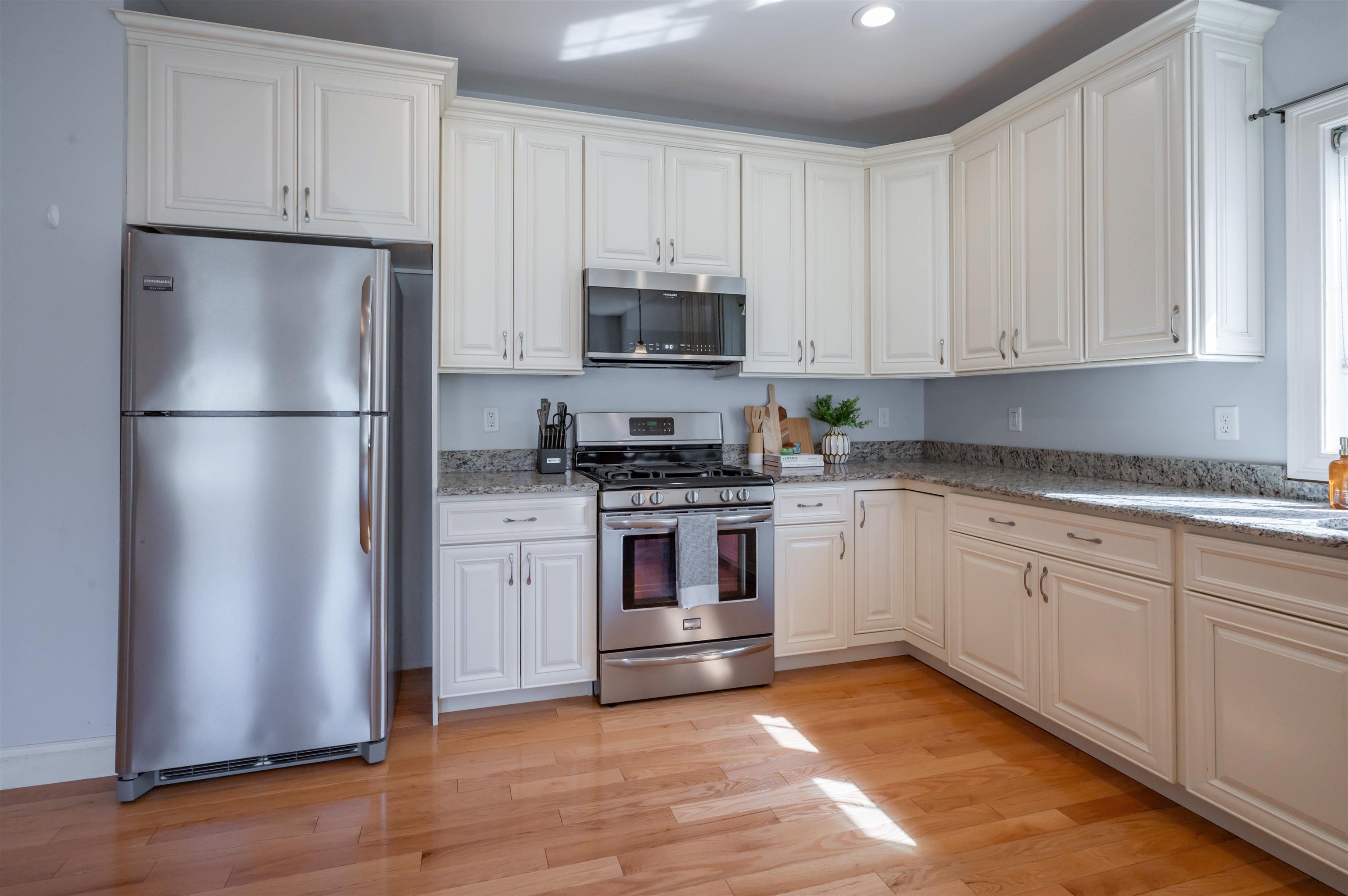 12 Torrey Pines Cir, Plaistow, NH 03865