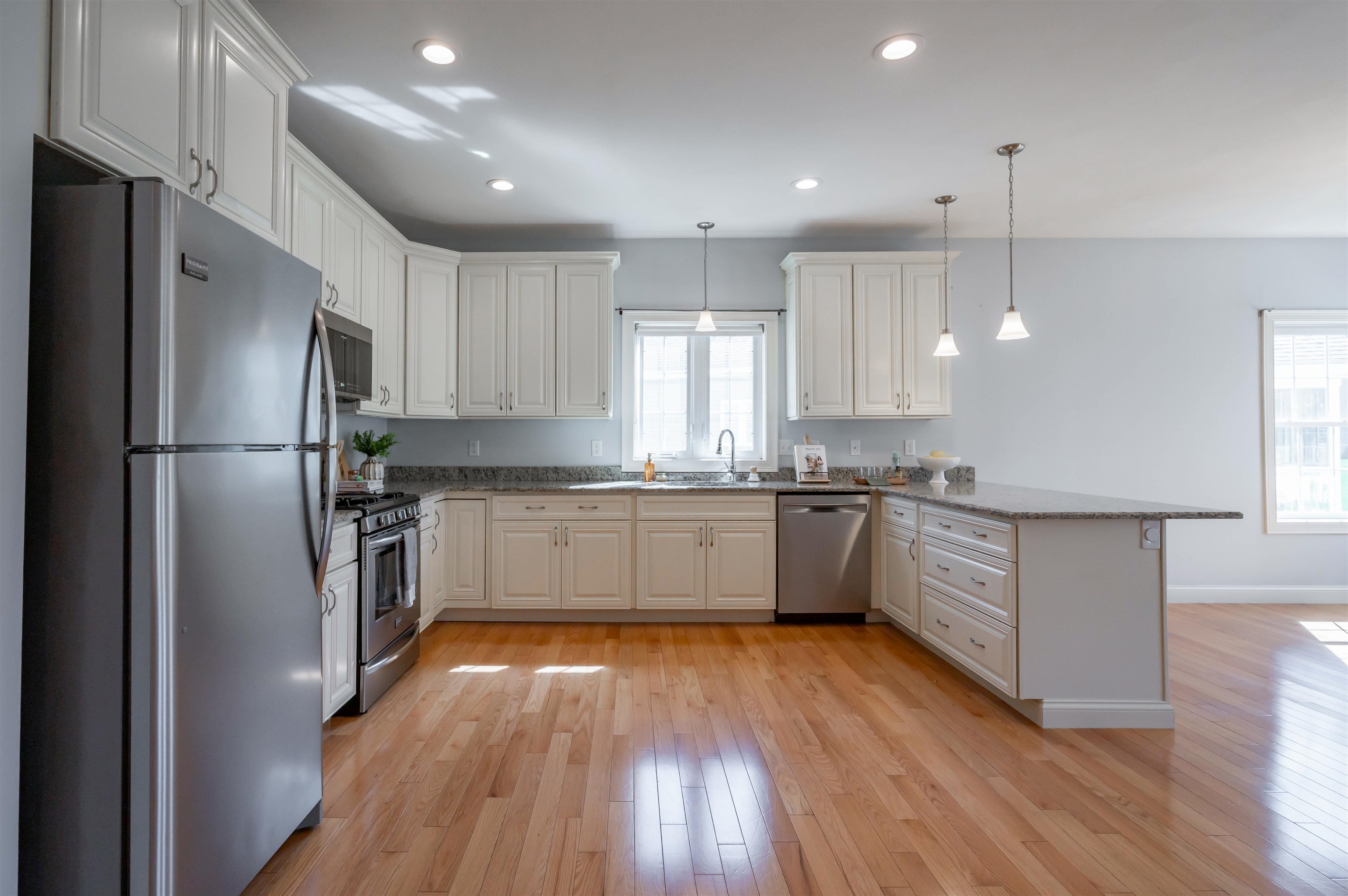 12 Torrey Pines Cir, Plaistow, NH 03865