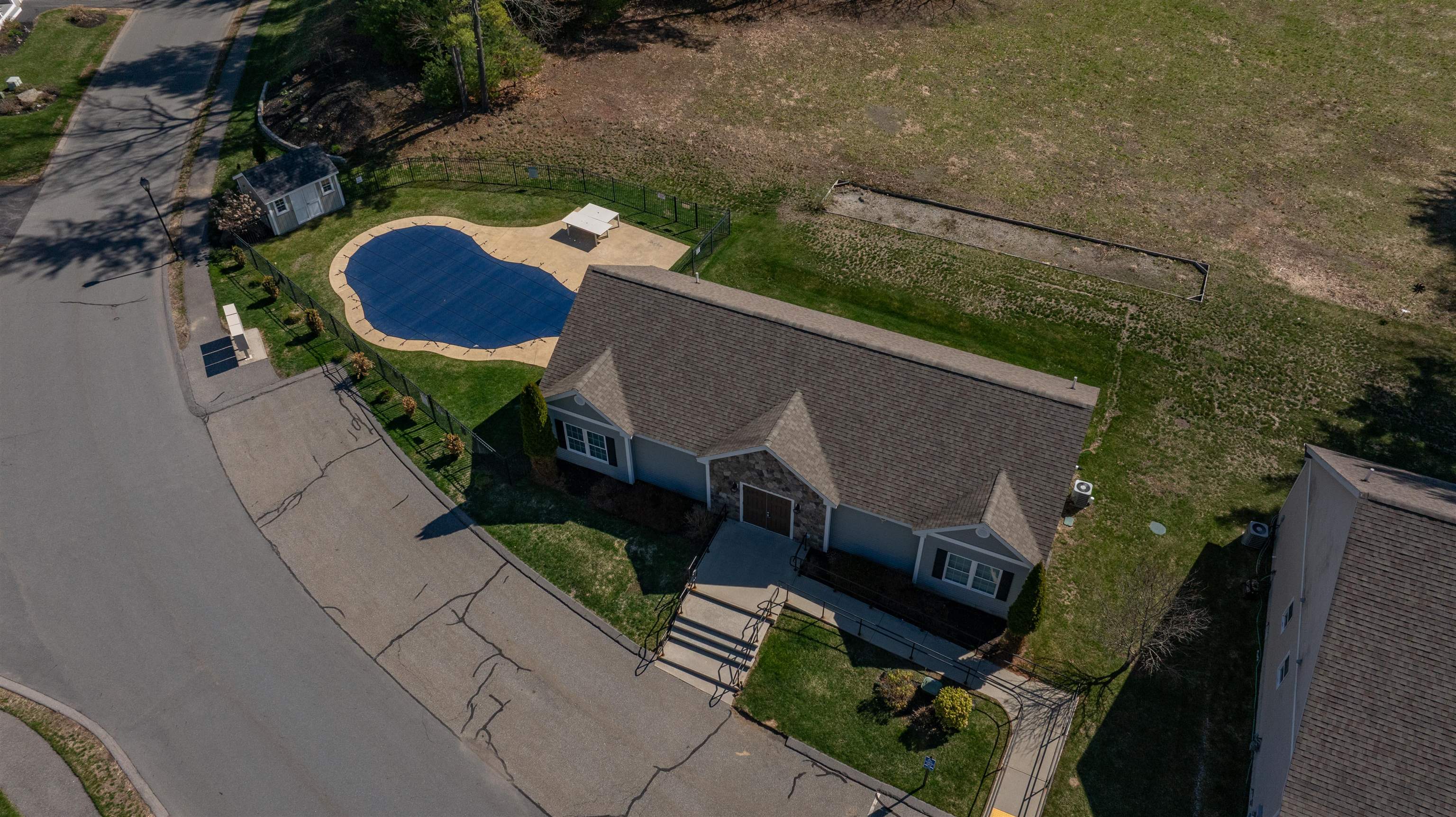 12 Torrey Pines Cir, Plaistow, NH 03865