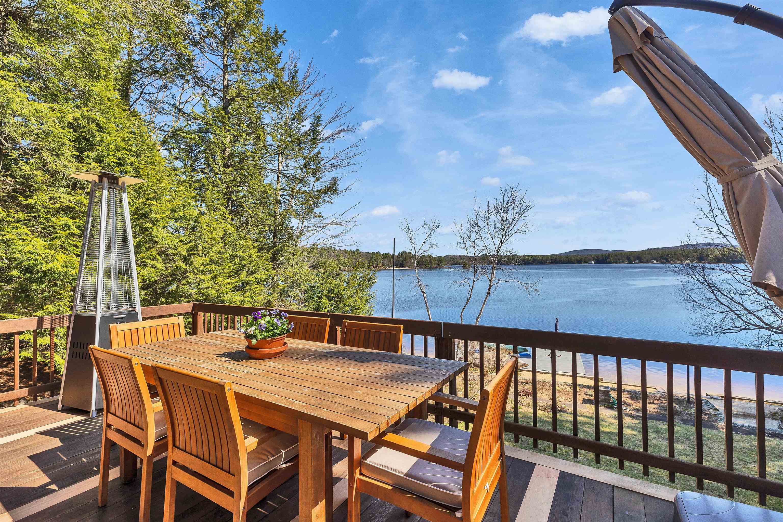 Outdoor Dining on the deck