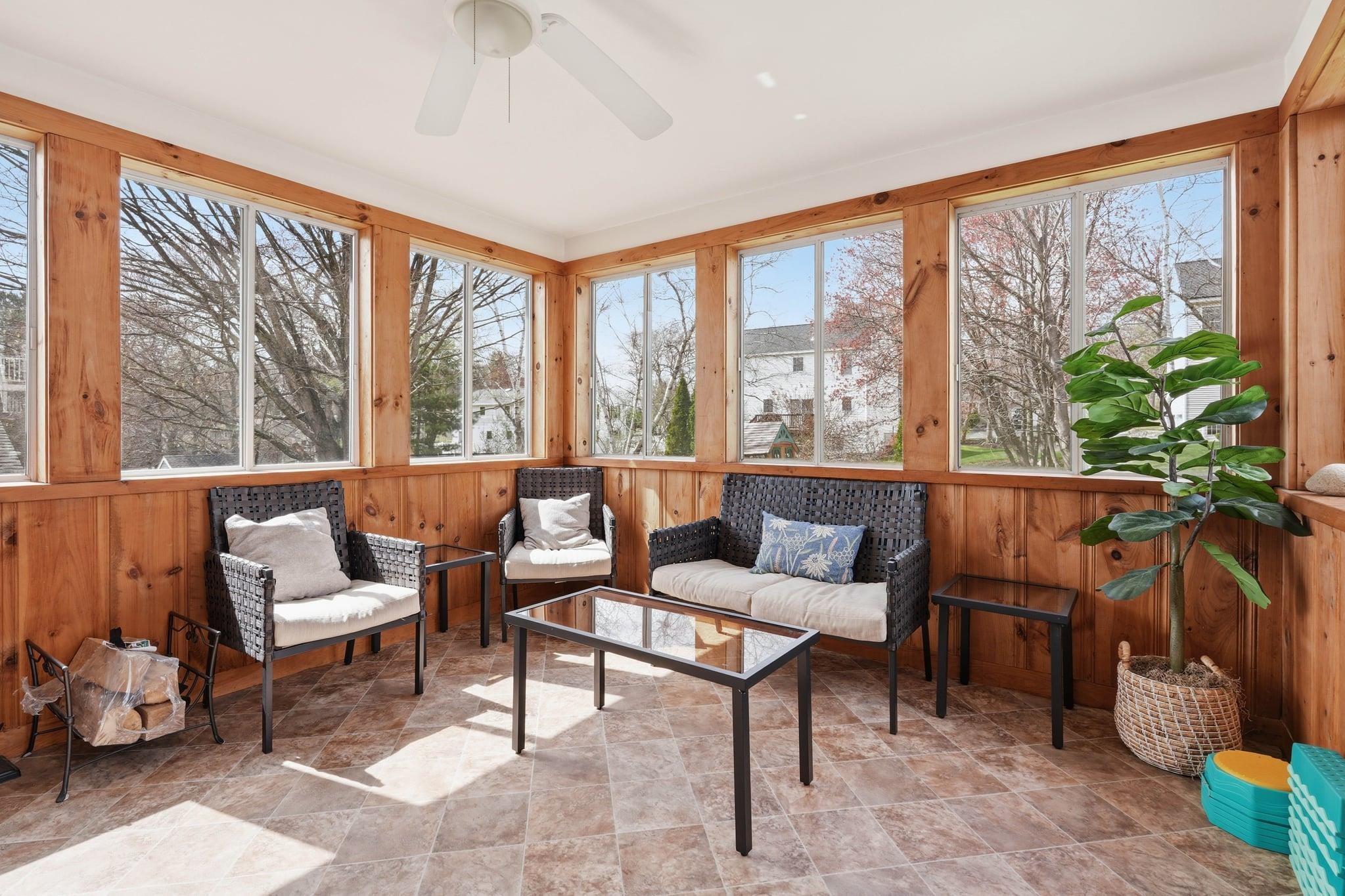 15 Taschereau Blvd, Nashua, NH 03062