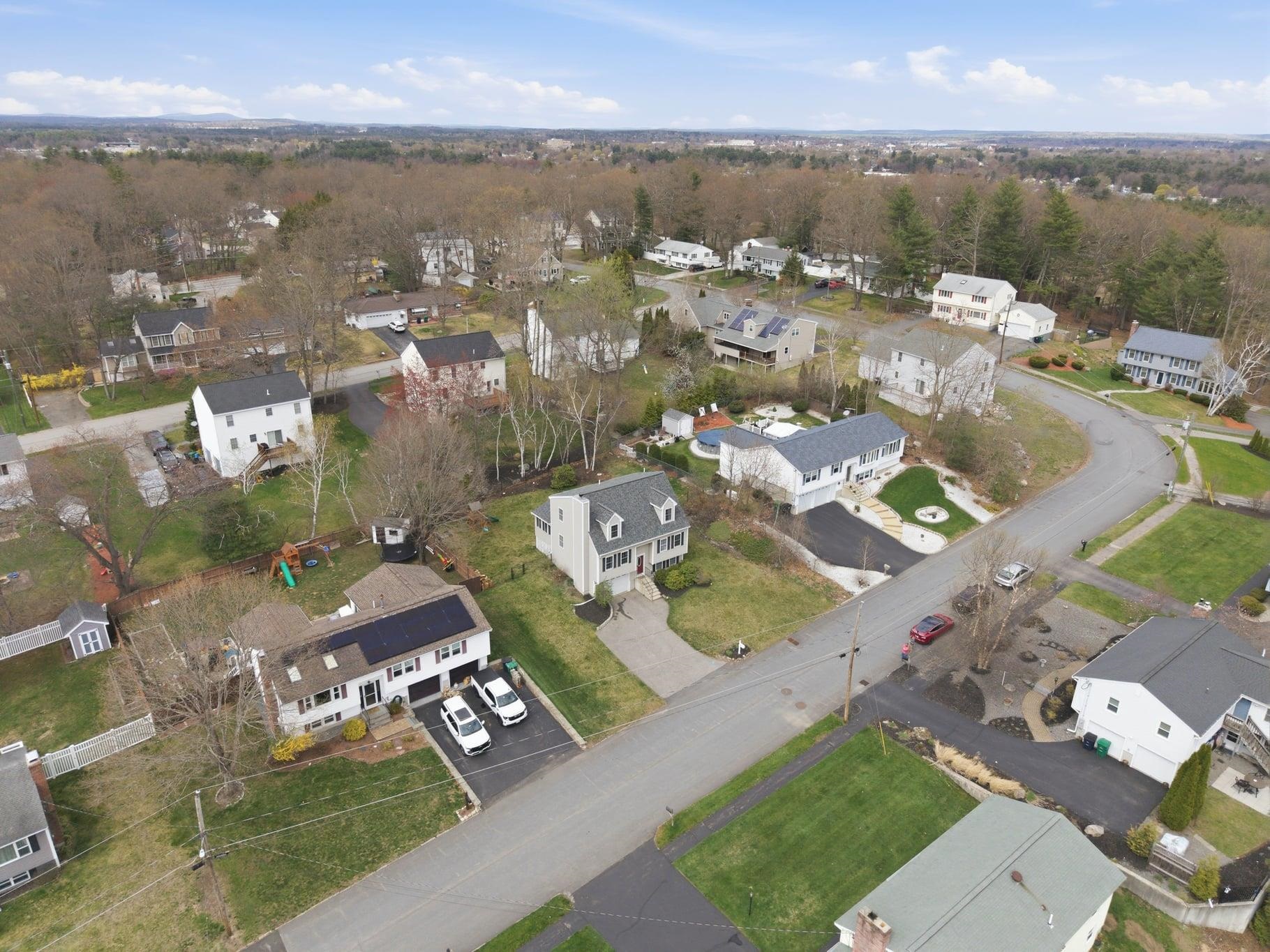 15 Taschereau Blvd, Nashua, NH 03062