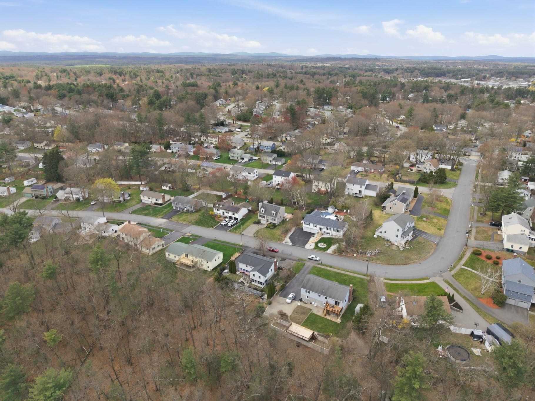 15 Taschereau Blvd, Nashua, NH 03062