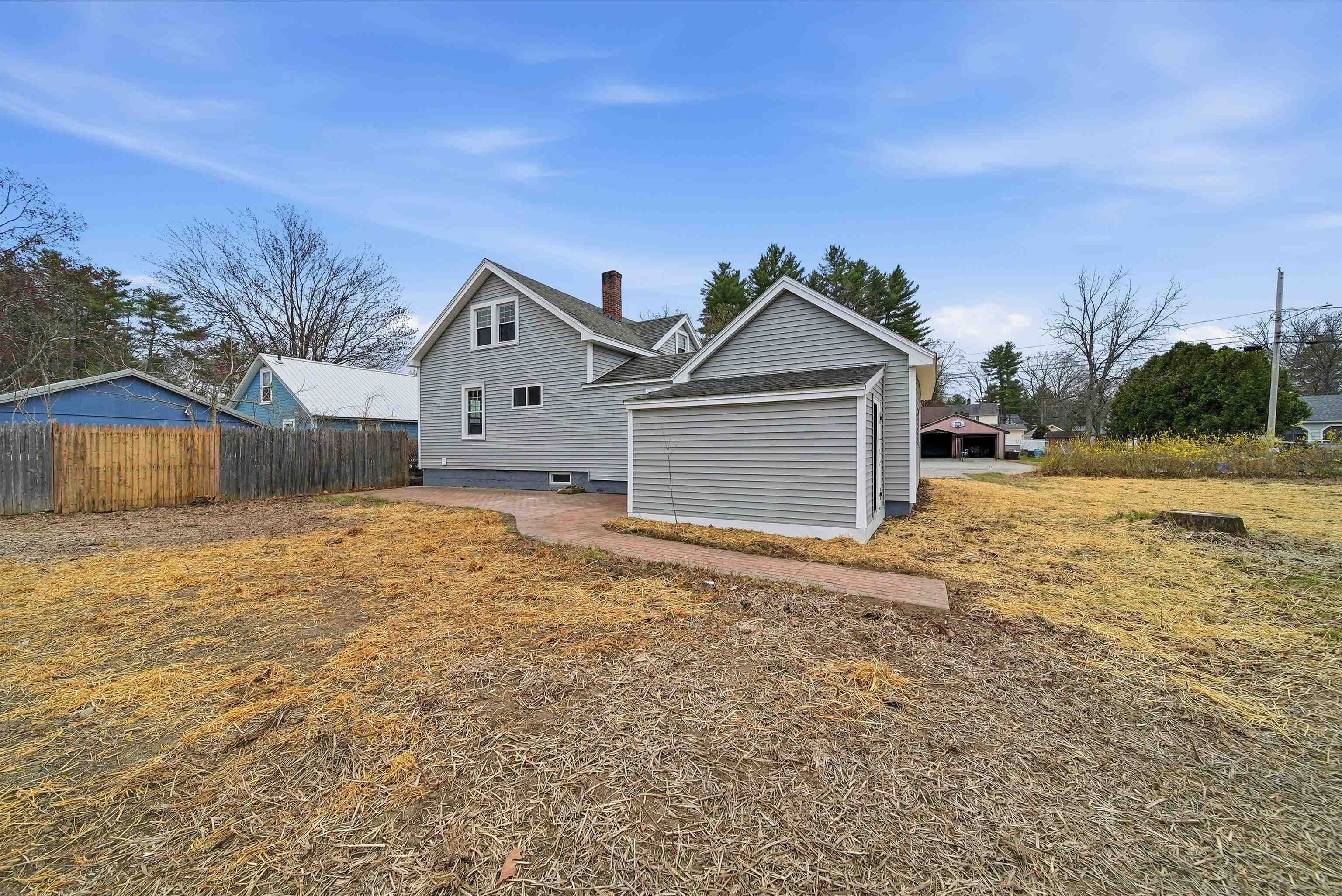 73 Snow St, Concord, NH 03303