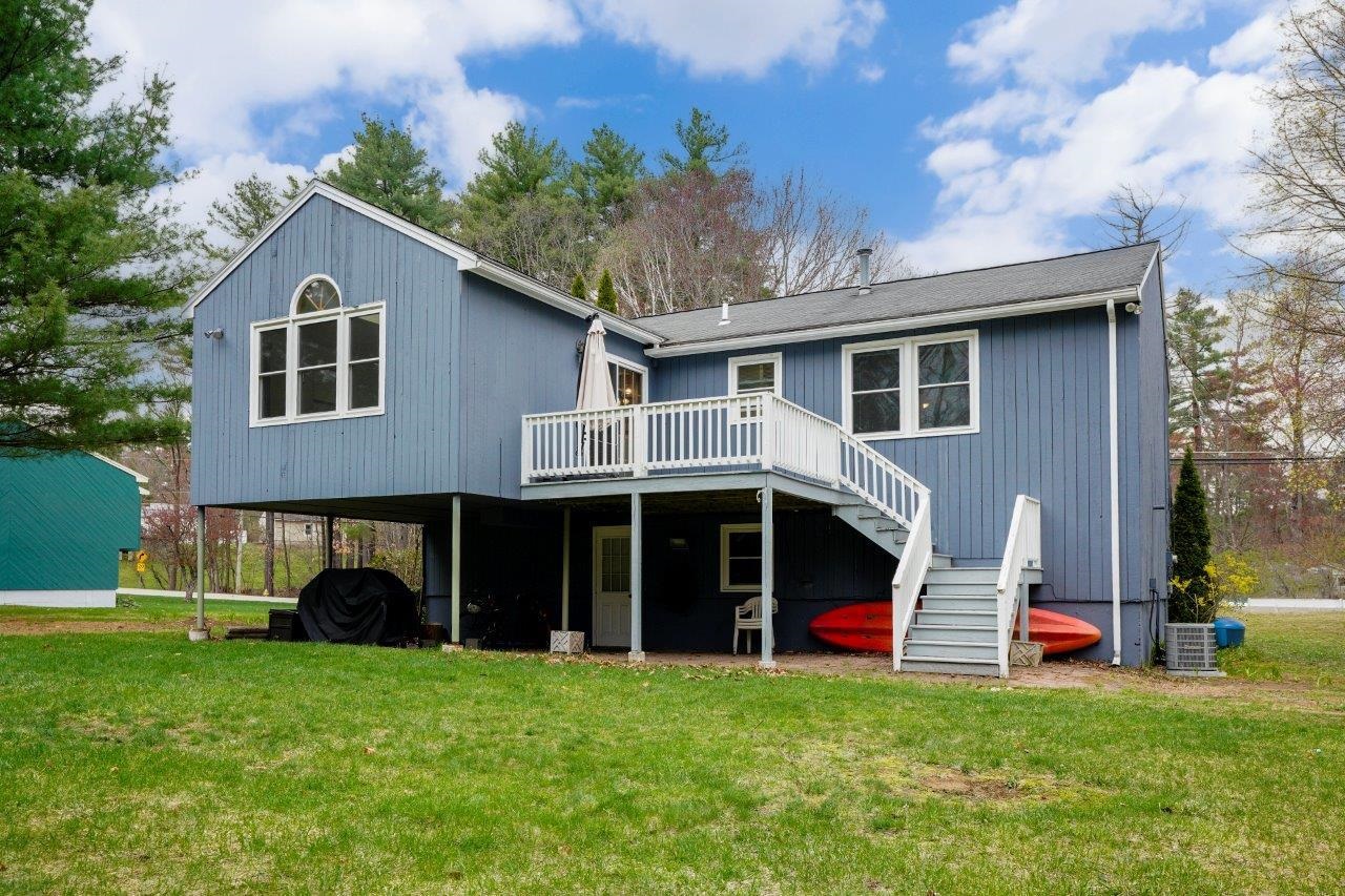 21 W Chamberlain Rd, Merrimack, NH 03054