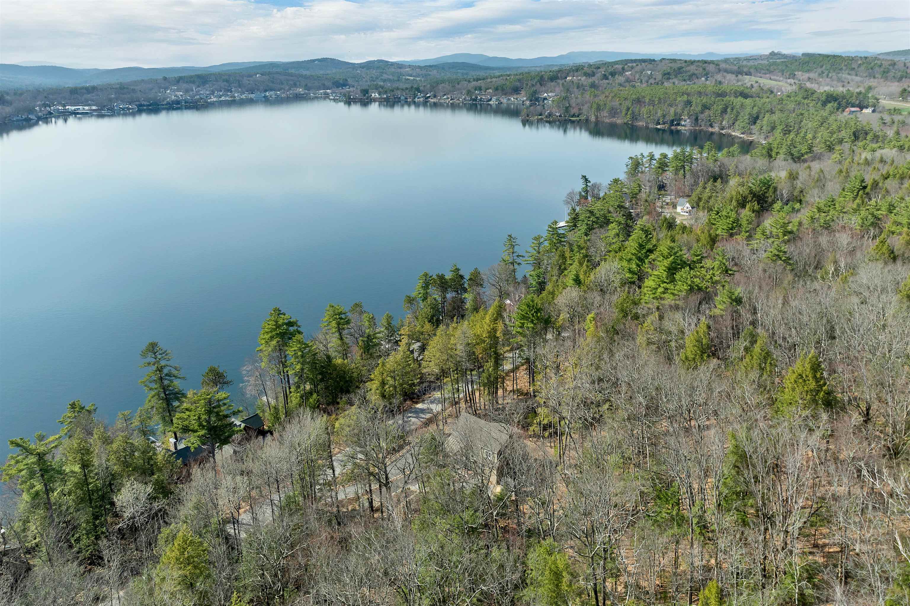 82 Pinnacle Park Rd, Meredith, NH 03053