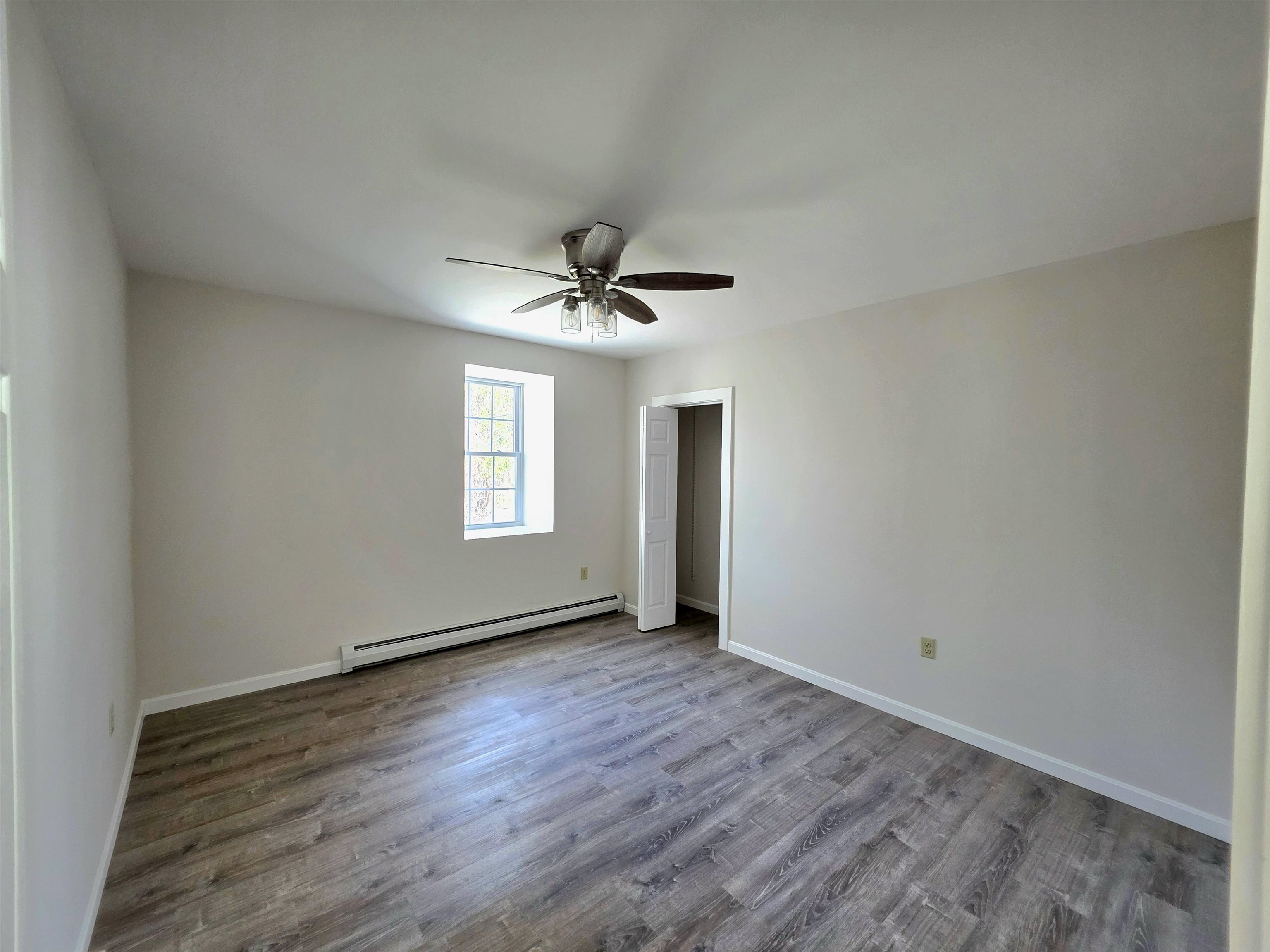 26 Mechanic St, Winchester, NH 03470