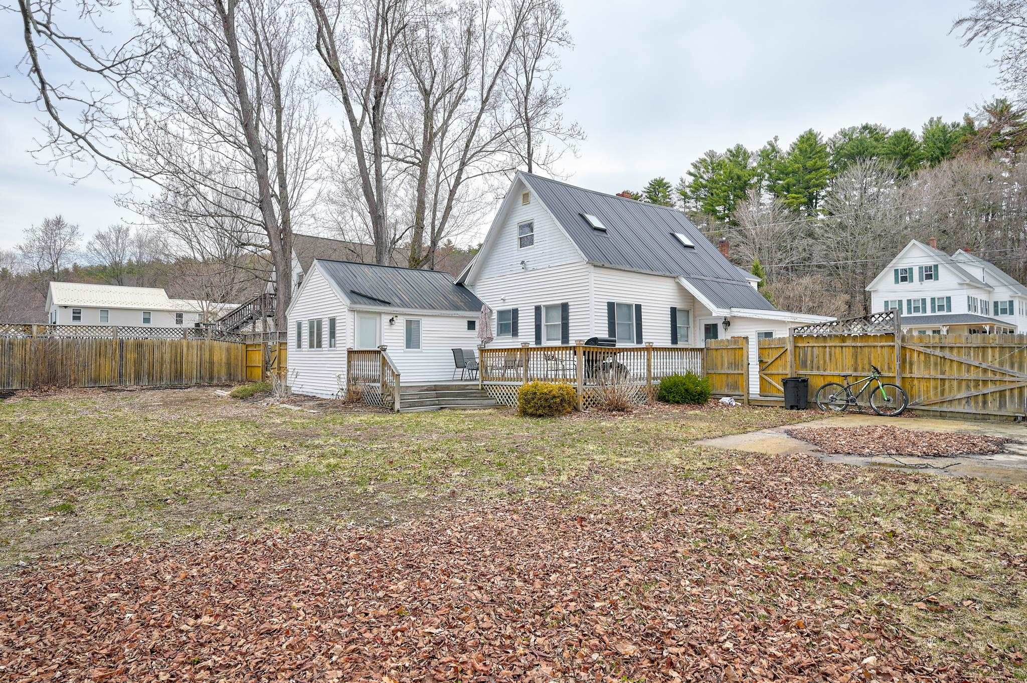 22 Oak St, Conway, NH 03860