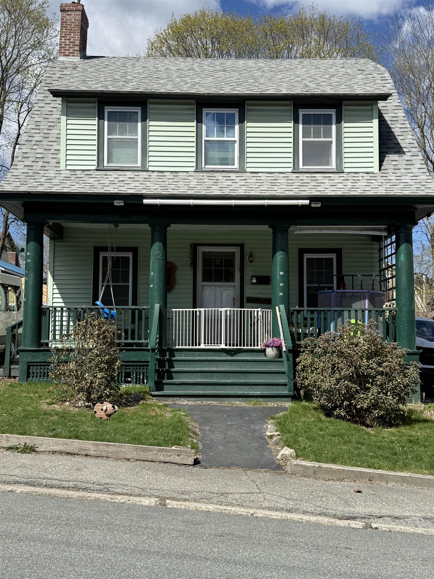 22 Coolidge Rd, Springfield, VT 05156