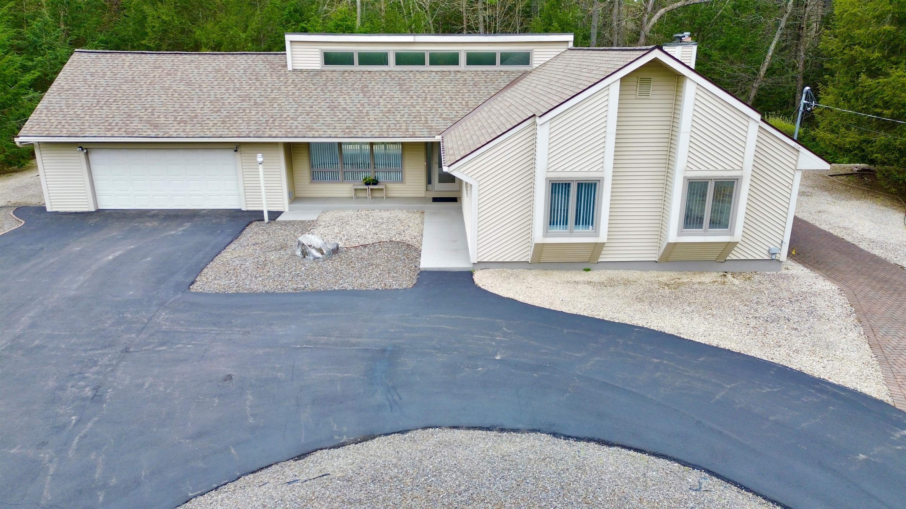 11 Pepperell Cir, Nashua, NH 03062