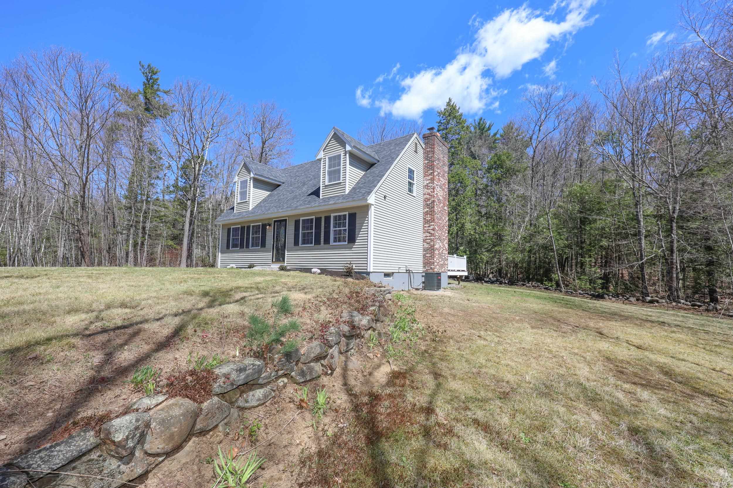 61 Etta Ln, Weare, NH 03281