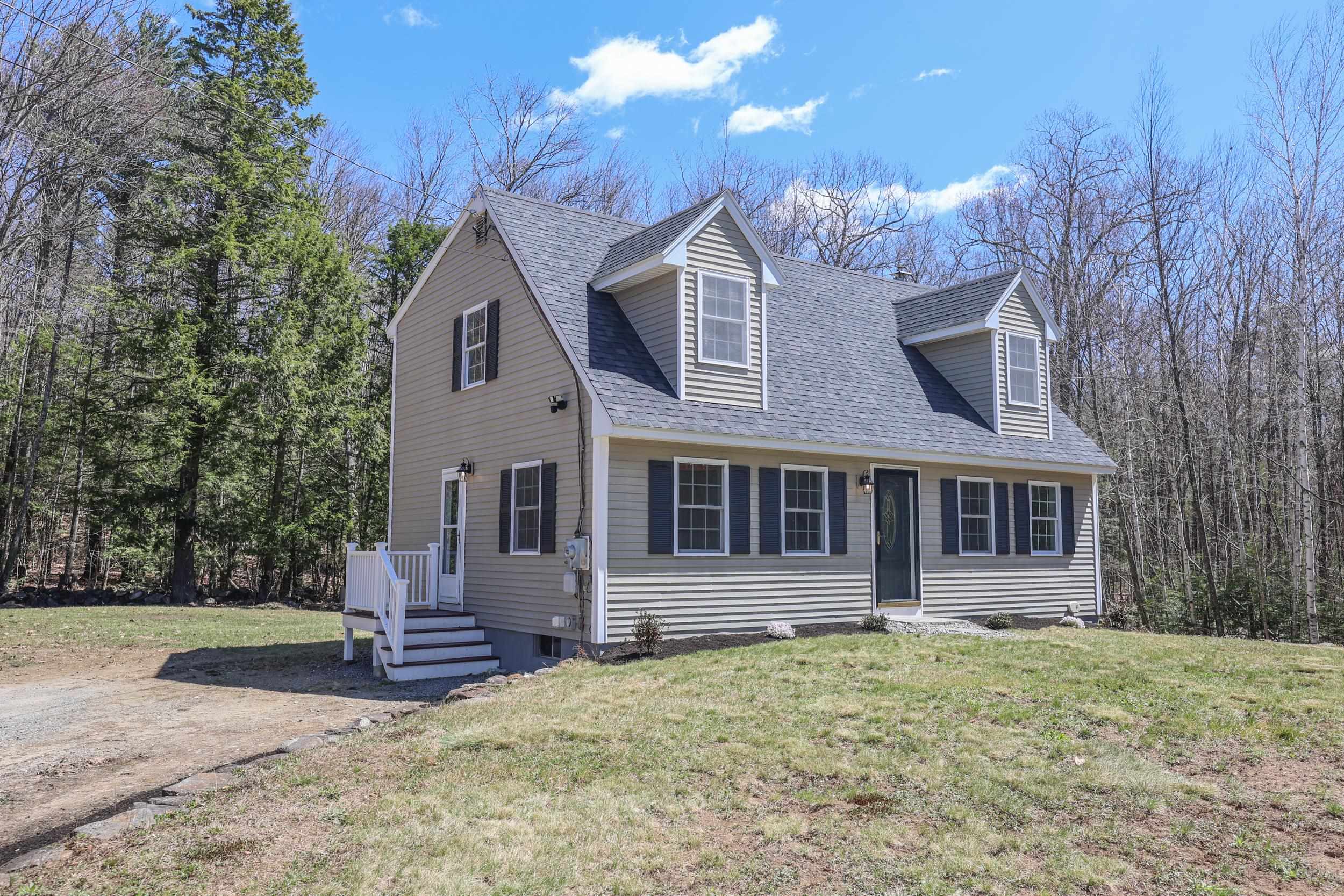 61 Etta Ln, Weare, NH 03281