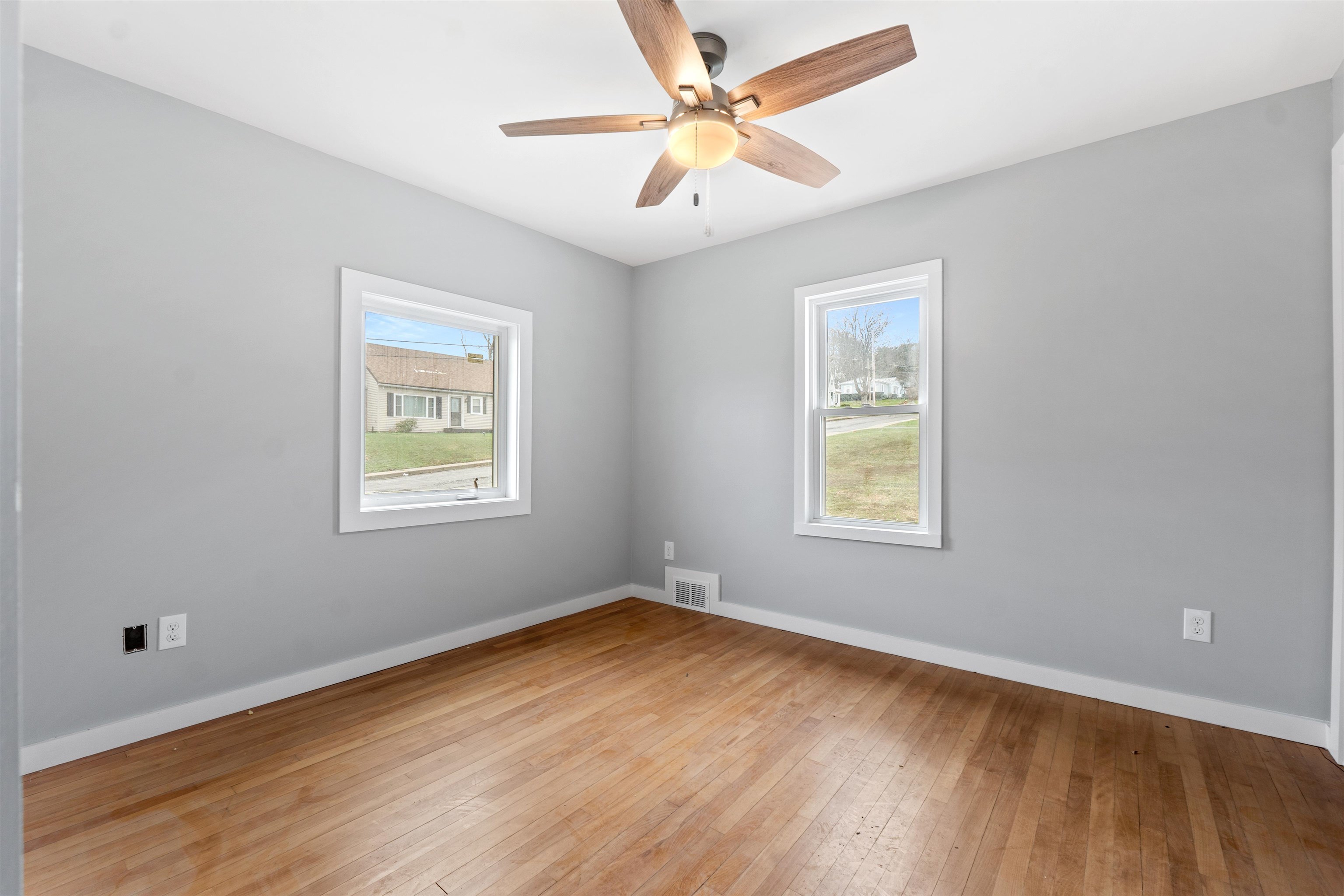 4 Laplante Ave, Claremont, NH 03743