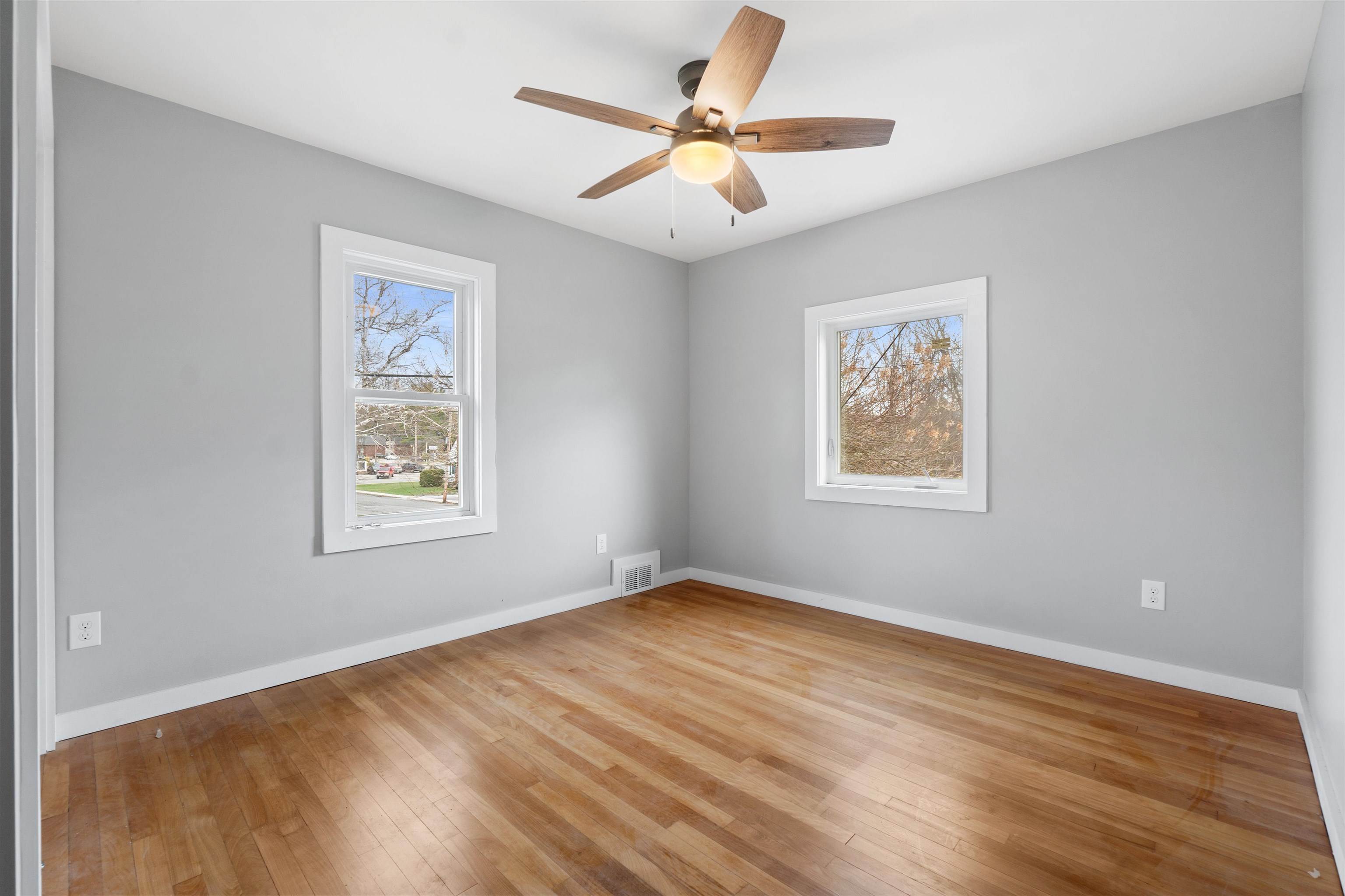 4 Laplante Ave, Claremont, NH 03743