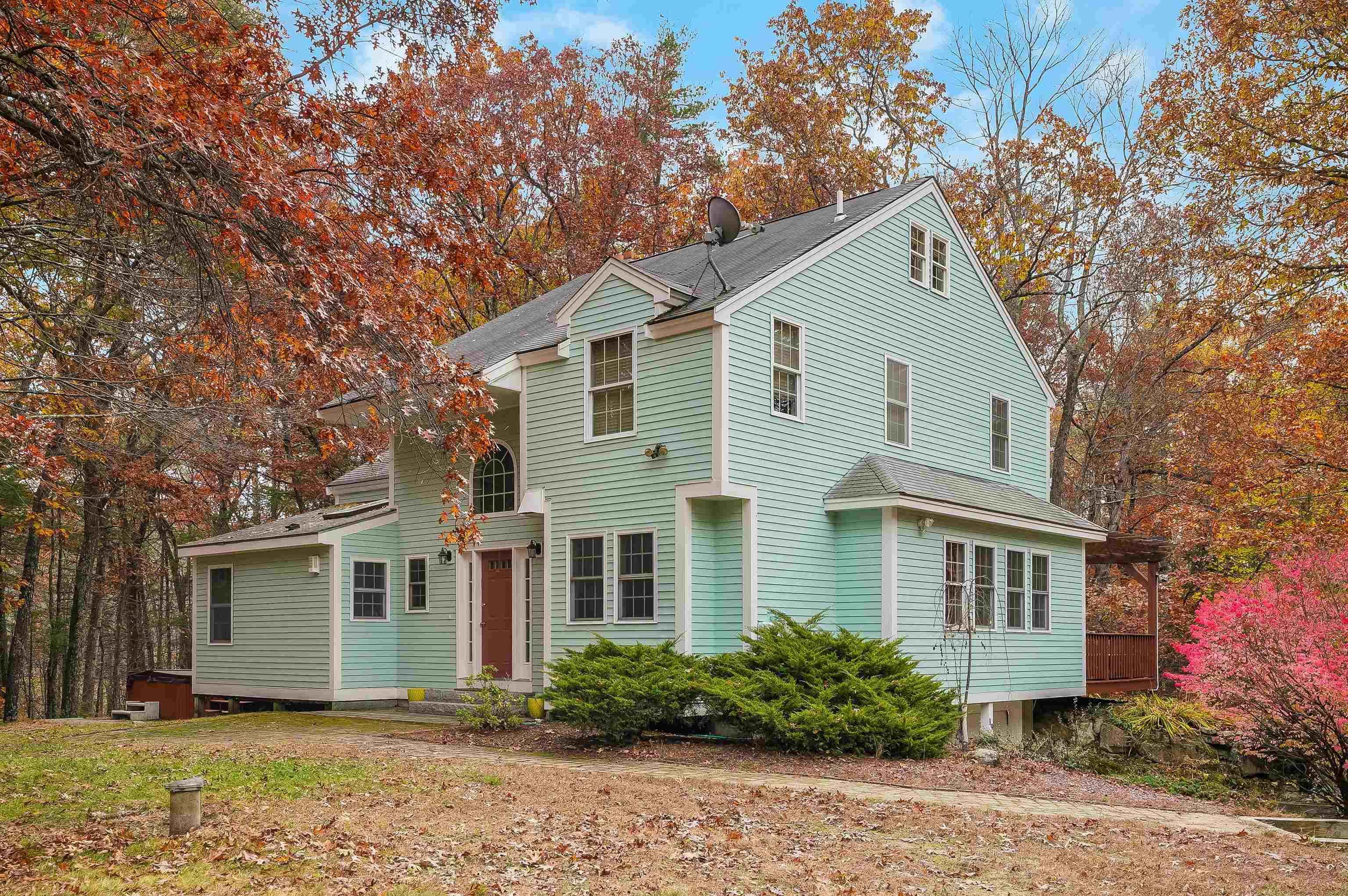 19 Baboosic Lake Rd, Amherst, NH 03031