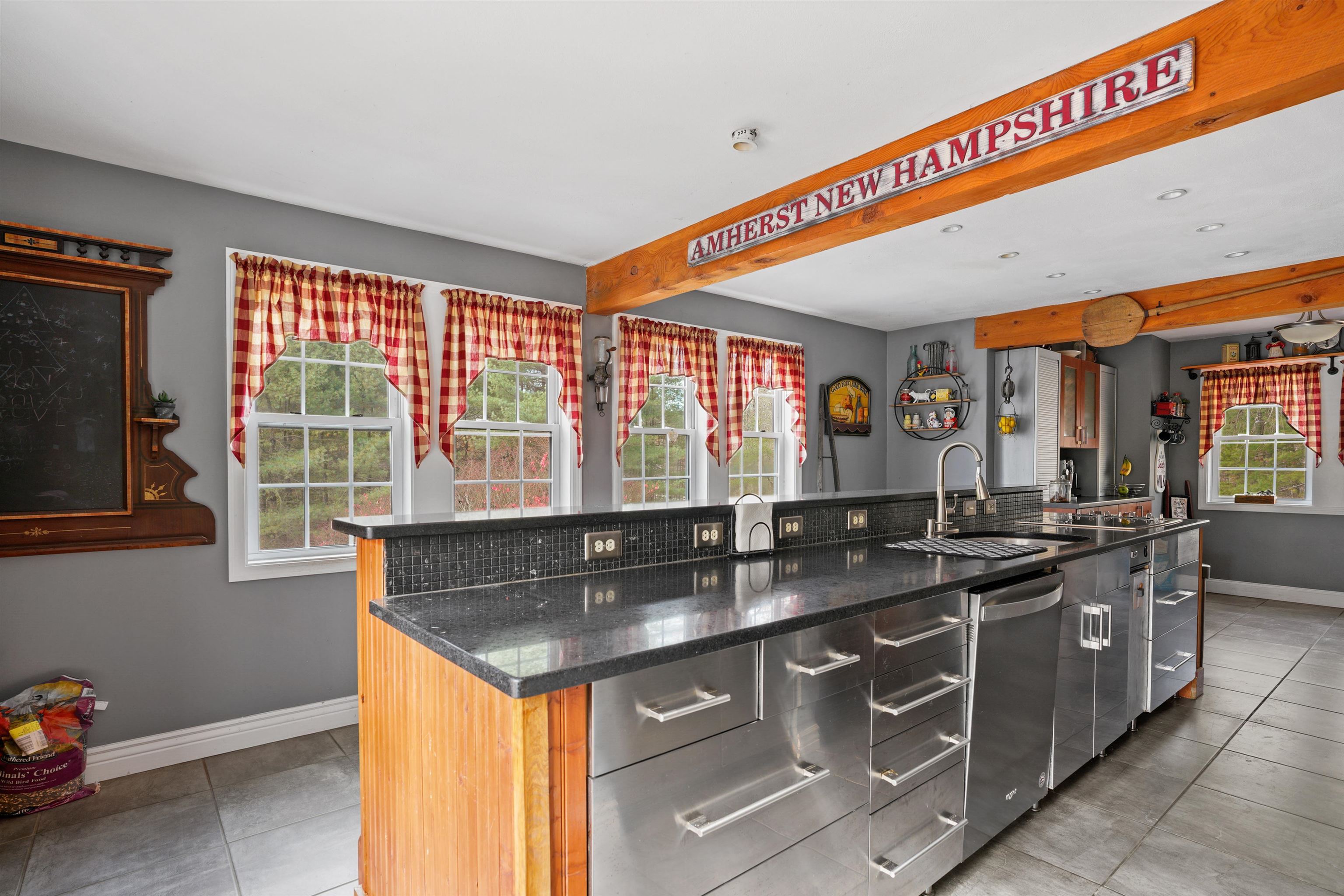 19 Baboosic Lake Rd, Amherst, NH 03031