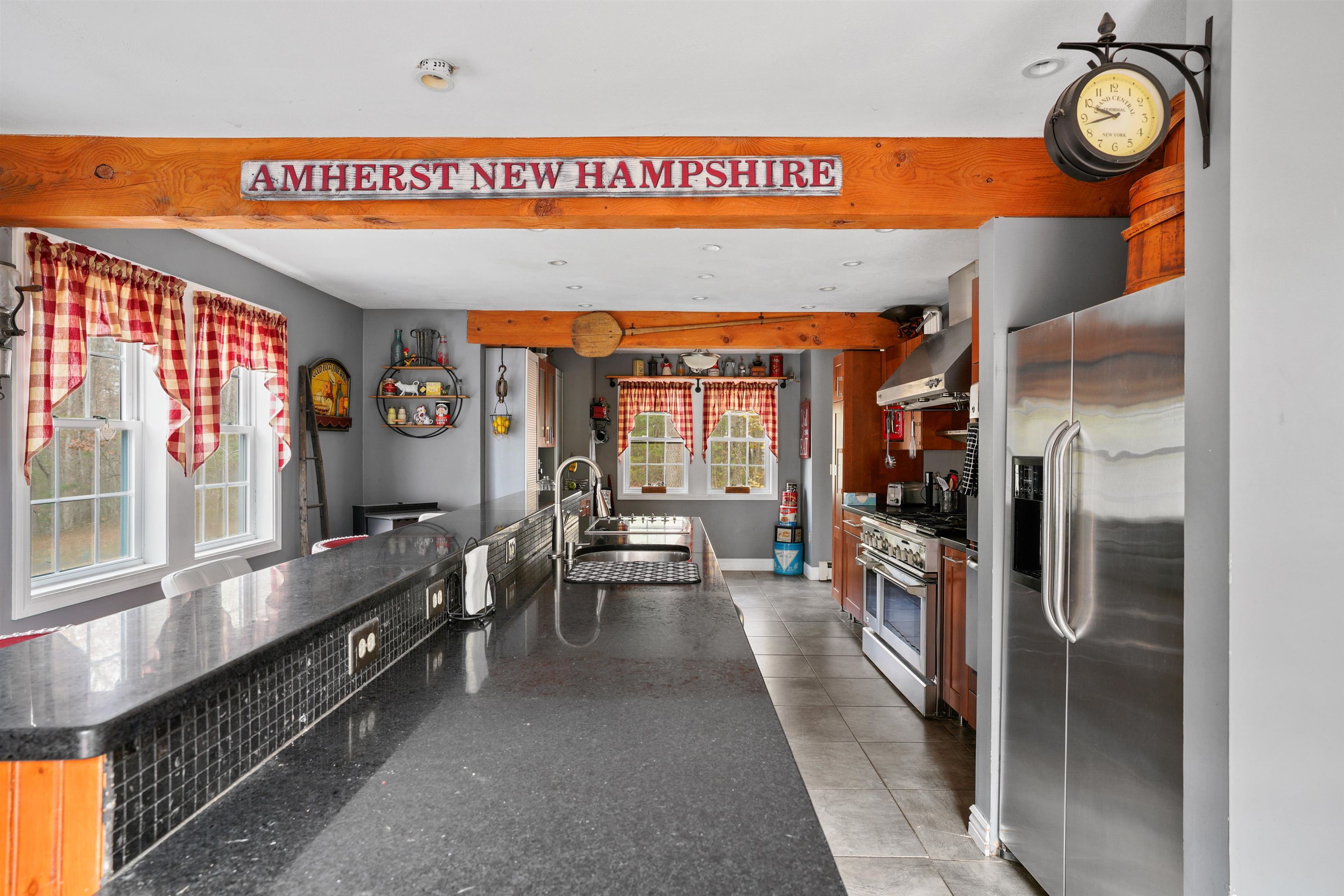 19 Baboosic Lake Rd, Amherst, NH 03031